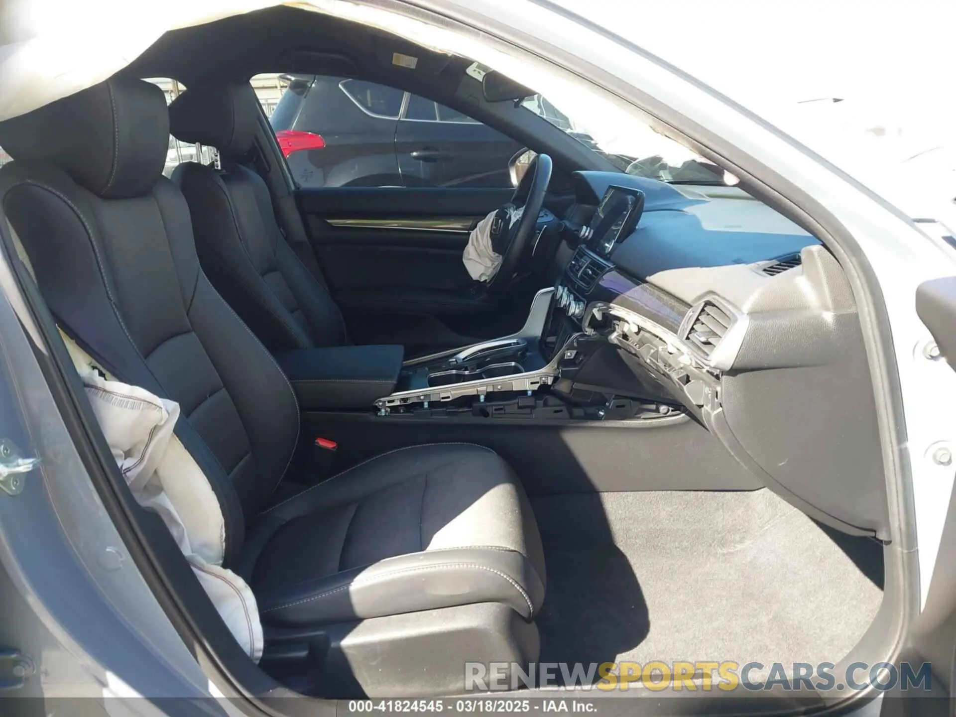 5 Photograph of a damaged car 1HGCV3F20NA037979 HONDA ACCORD 2022