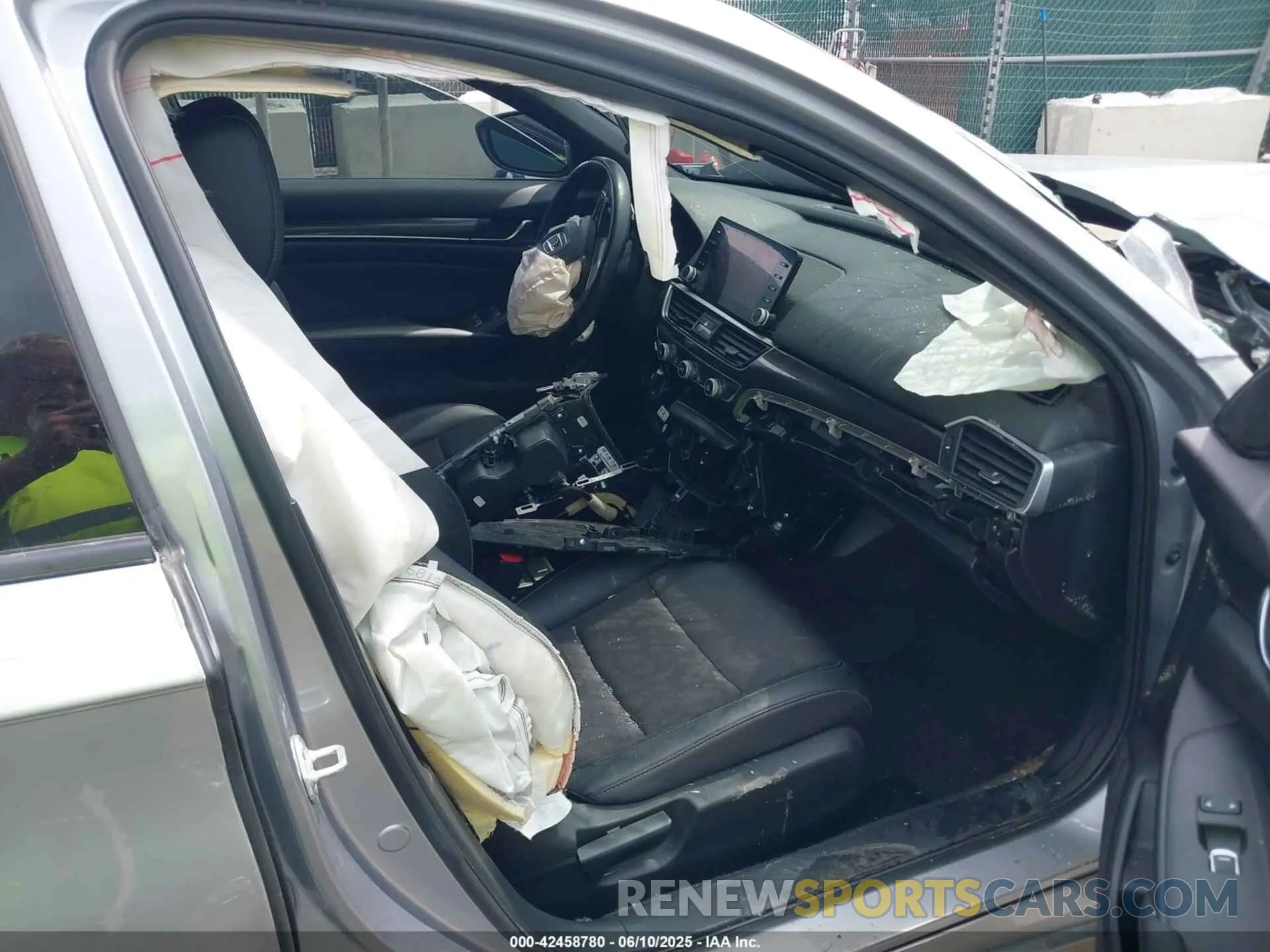 5 Photograph of a damaged car 1HGCV3F21NA037375 HONDA ACCORD 2022