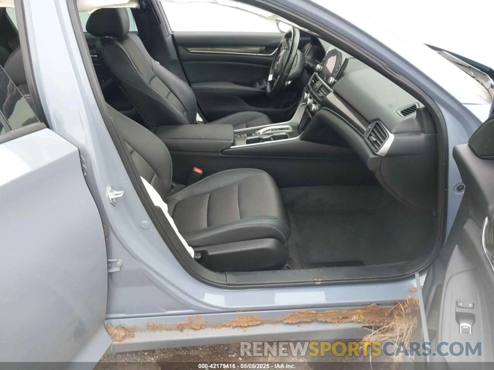 5 Photograph of a damaged car 1HGCV3F21NA038073 HONDA ACCORD 2022