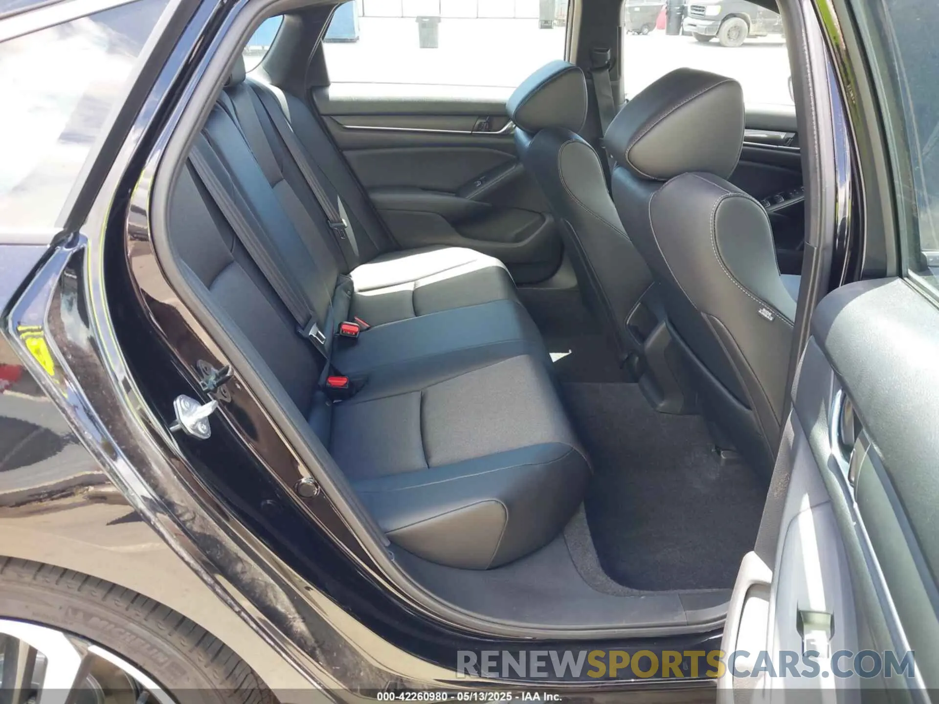8 Photograph of a damaged car 1HGCV3F21NA040826 HONDA ACCORD 2022