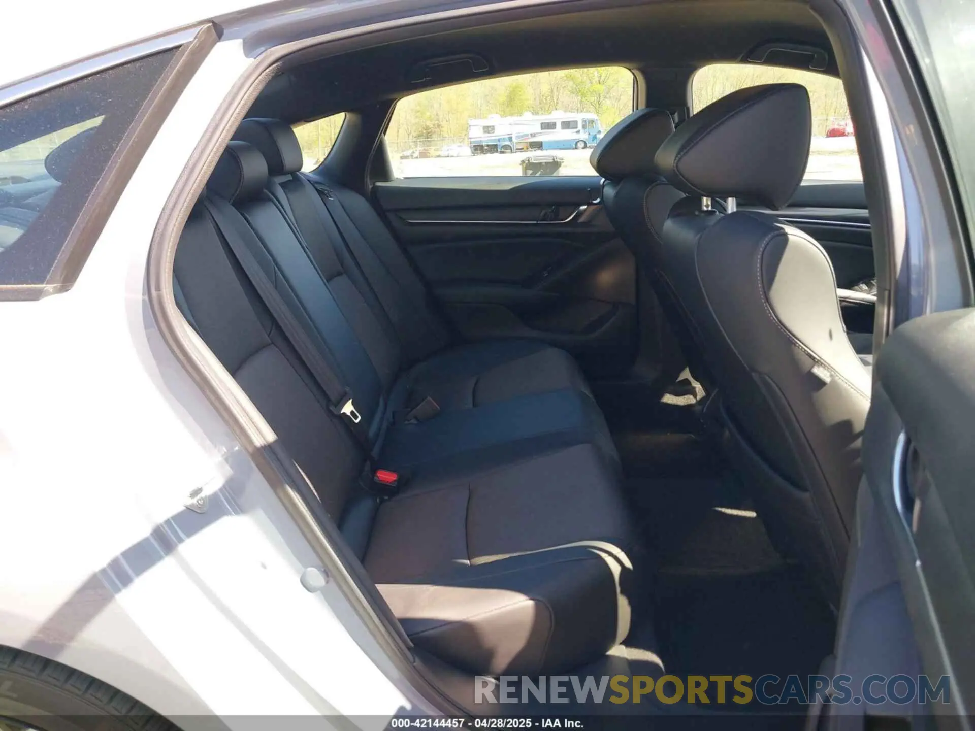8 Photograph of a damaged car 1HGCV3F21NA044617 HONDA ACCORD 2022