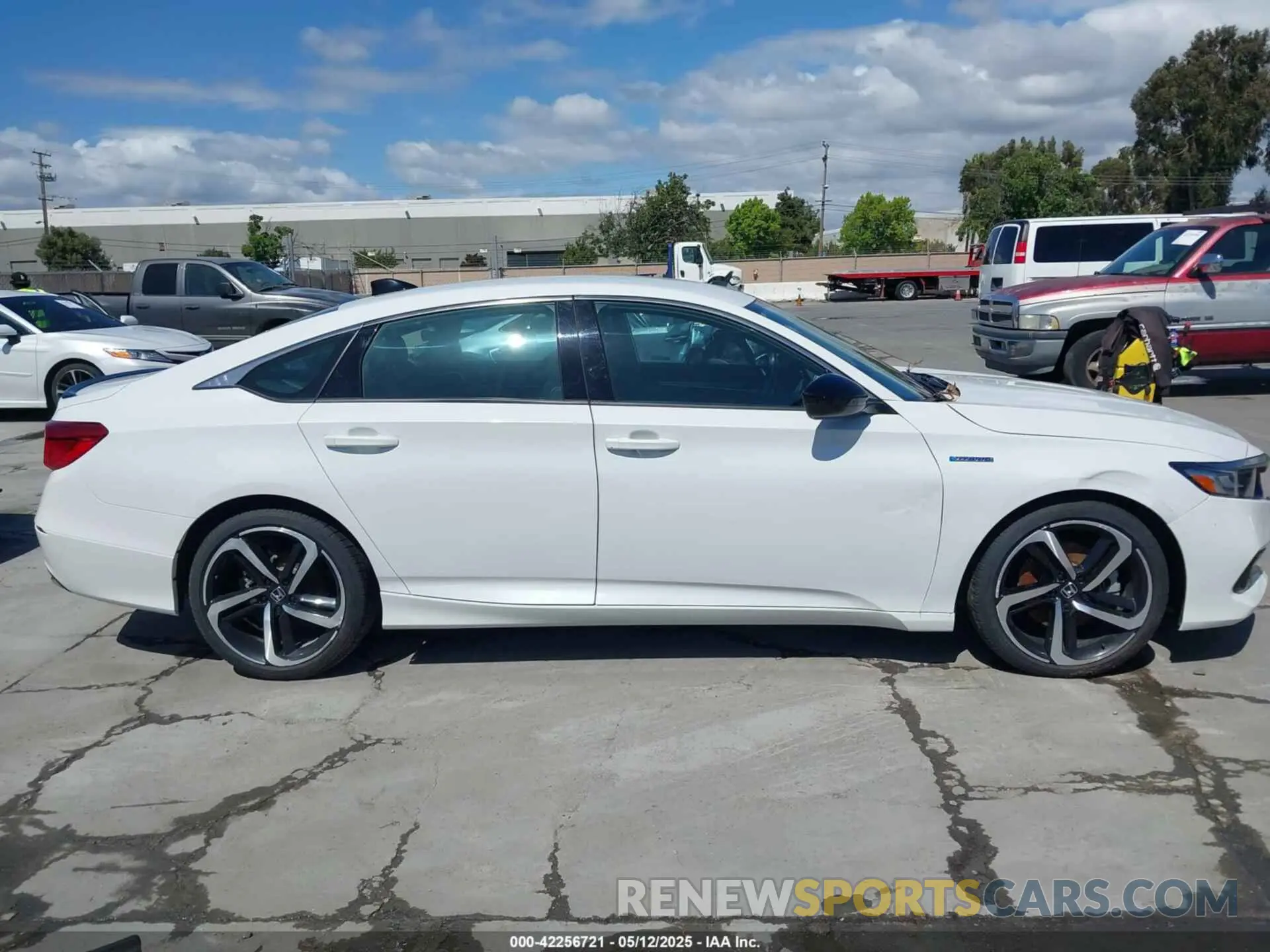 12 Photograph of a damaged car 1HGCV3F21NA047677 HONDA ACCORD 2022