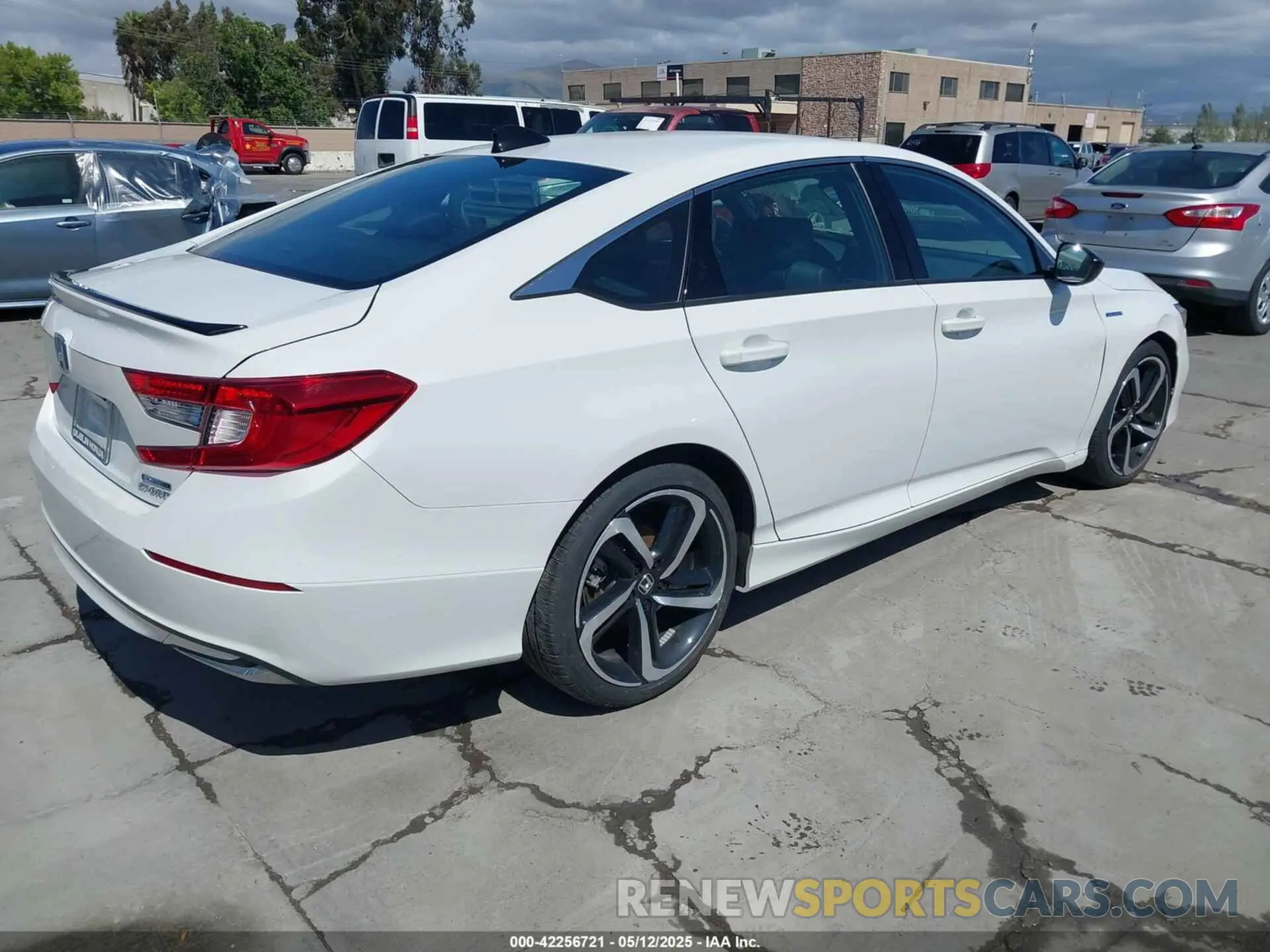 4 Photograph of a damaged car 1HGCV3F21NA047677 HONDA ACCORD 2022