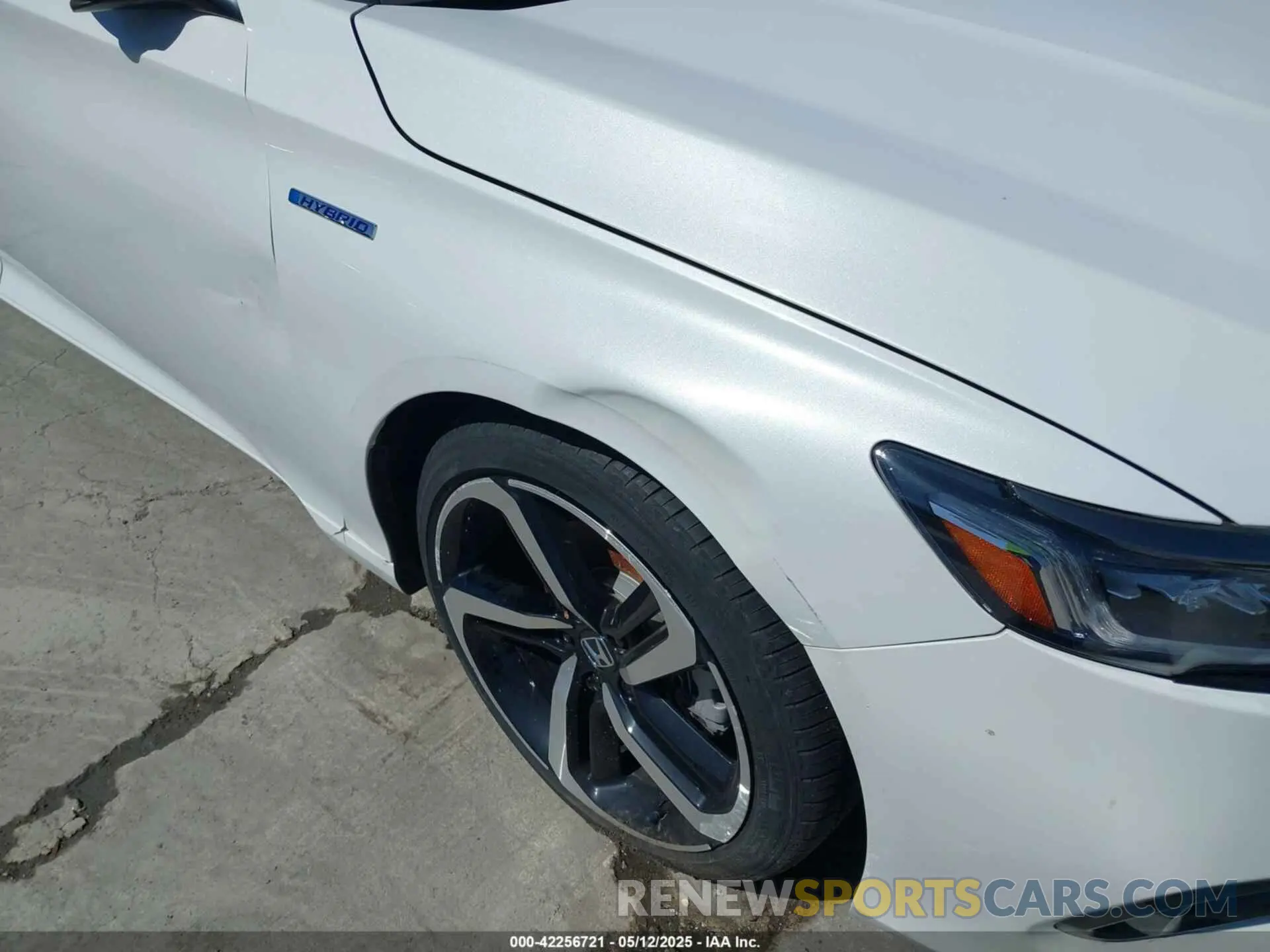 6 Photograph of a damaged car 1HGCV3F21NA047677 HONDA ACCORD 2022