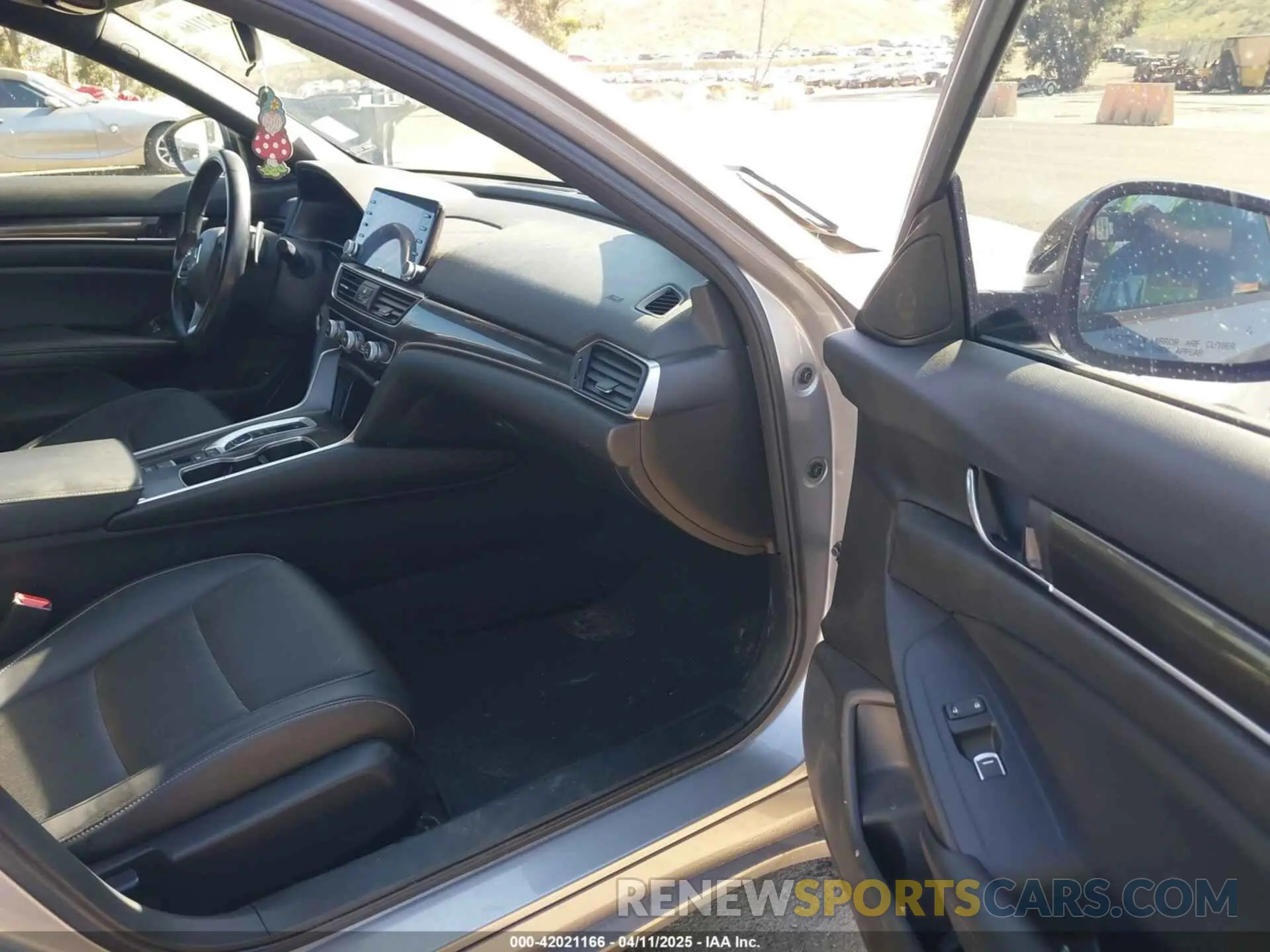 5 Photograph of a damaged car 1HGCV3F22NA019242 HONDA ACCORD 2022