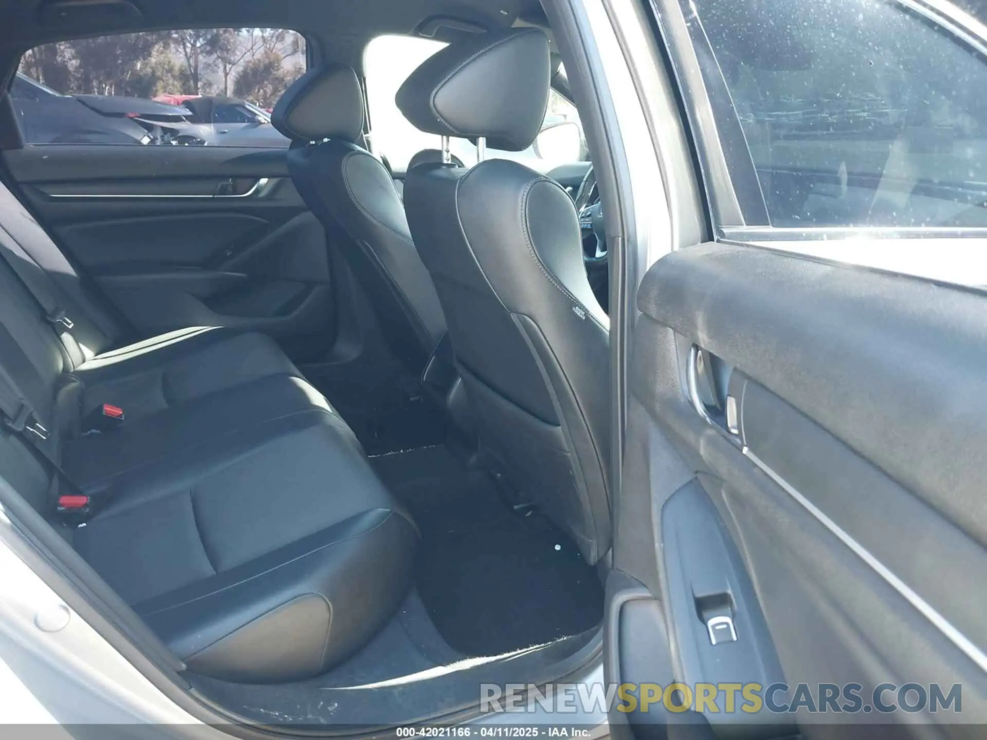 8 Photograph of a damaged car 1HGCV3F22NA019242 HONDA ACCORD 2022