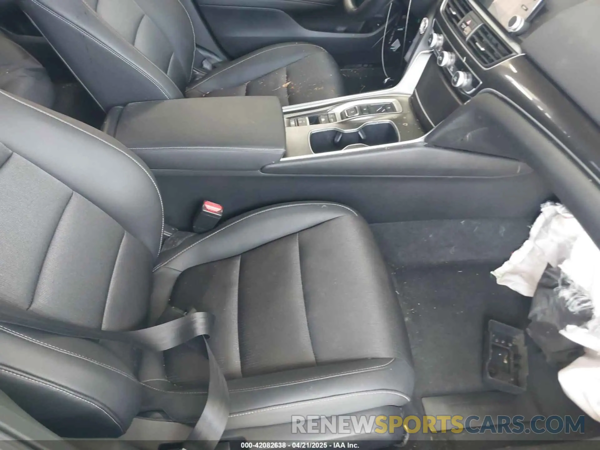 5 Photograph of a damaged car 1HGCV3F22NA047901 HONDA ACCORD 2022
