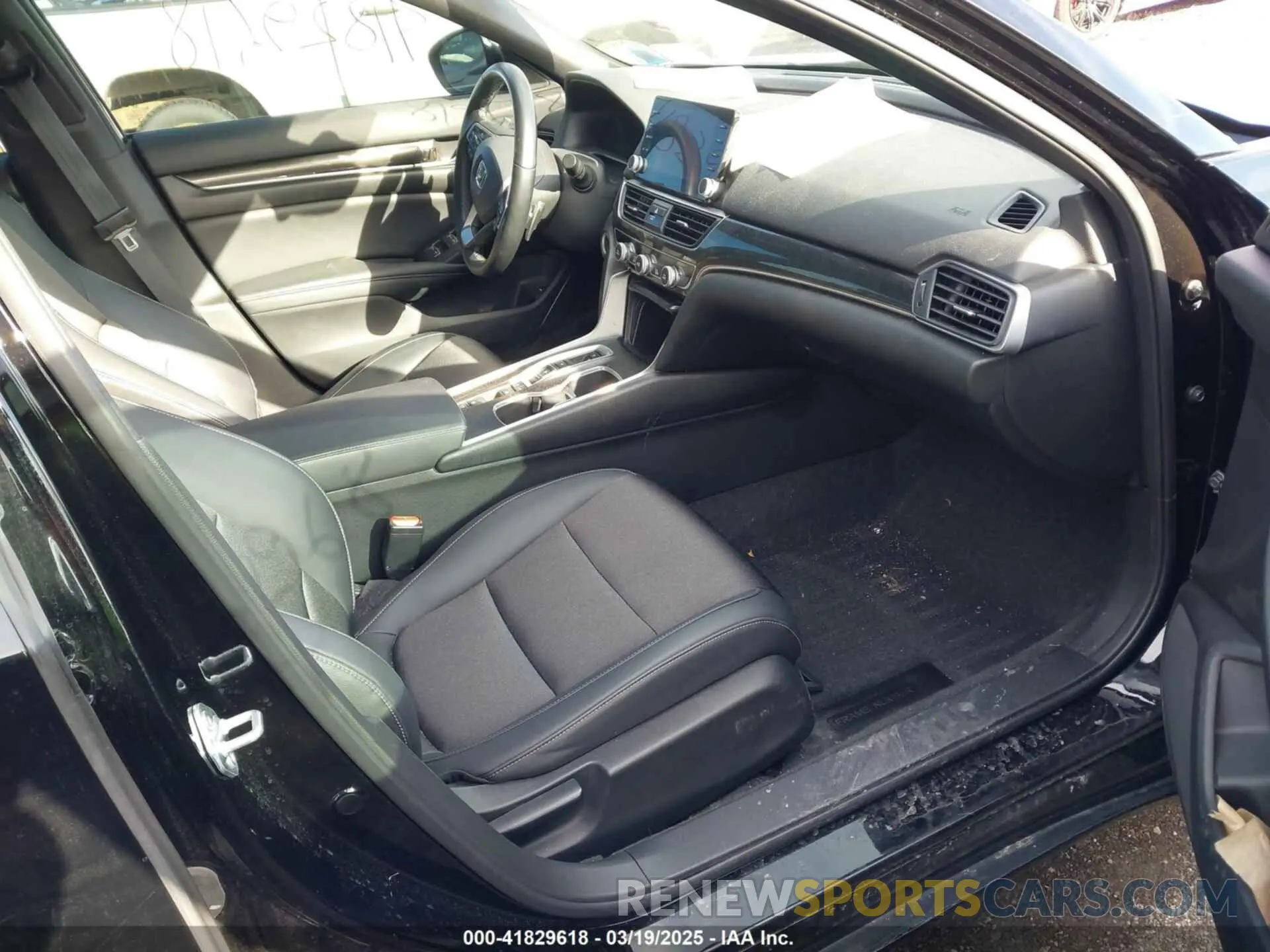 5 Photograph of a damaged car 1HGCV3F23NA028323 HONDA ACCORD 2022