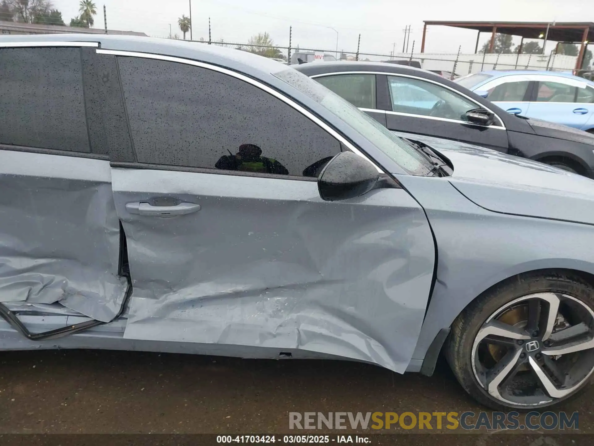 17 Photograph of a damaged car 1HGCV3F24NA025138 HONDA ACCORD 2022