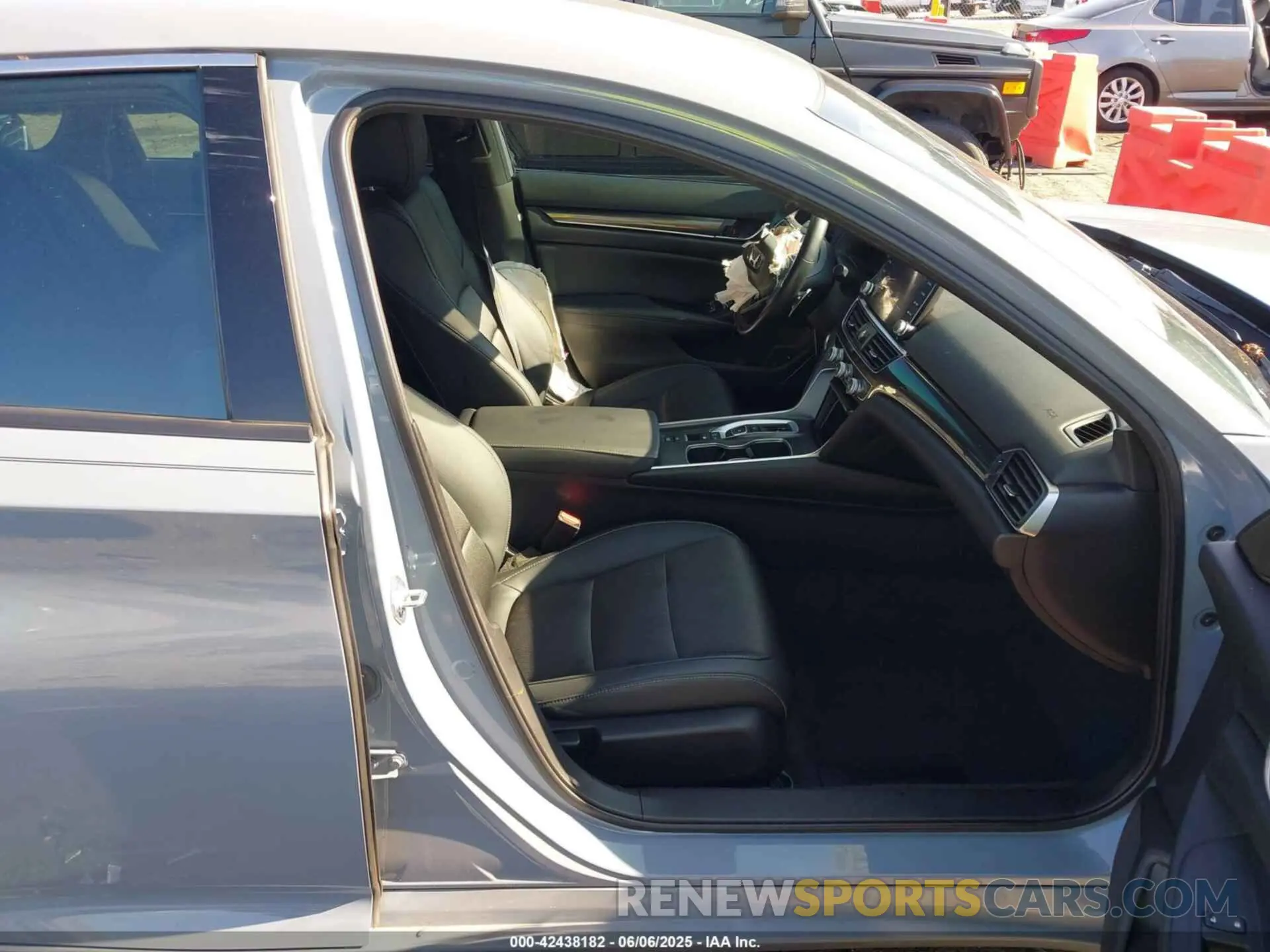 5 Photograph of a damaged car 1HGCV3F24NA037807 HONDA ACCORD 2022