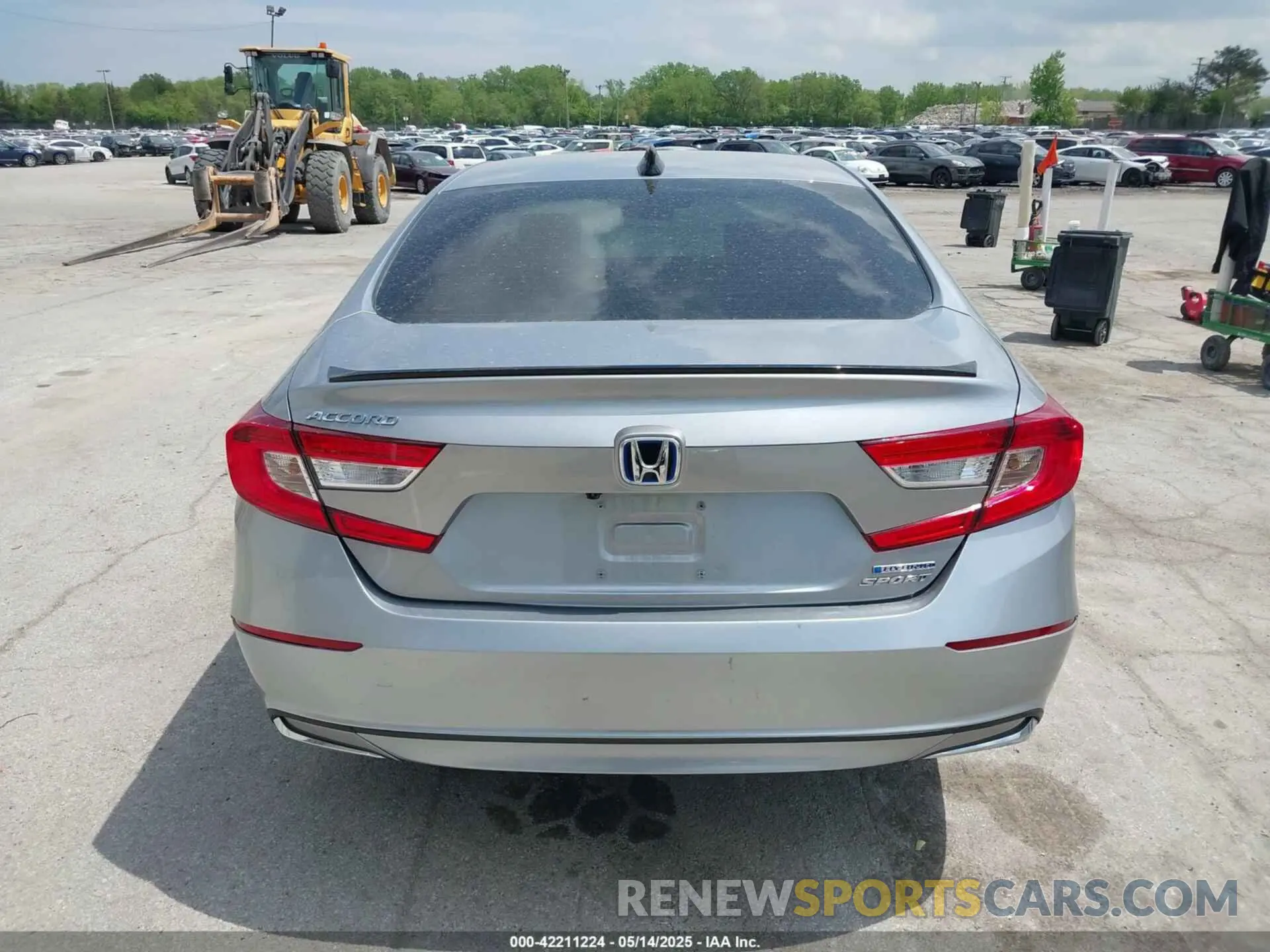 17 Photograph of a damaged car 1HGCV3F28NA039477 HONDA ACCORD 2022