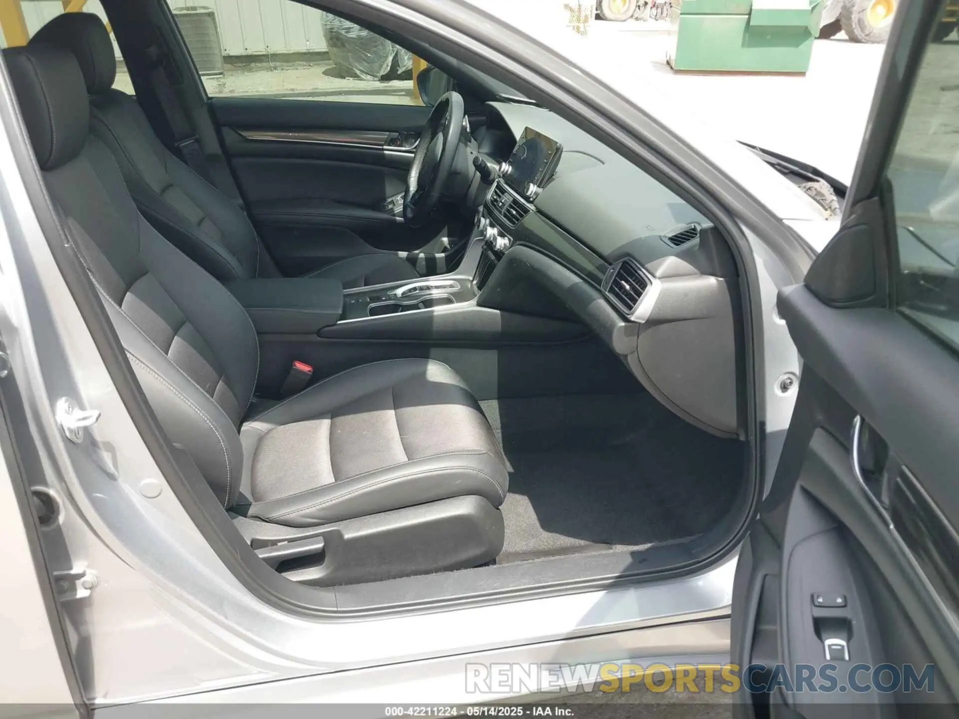 5 Photograph of a damaged car 1HGCV3F28NA039477 HONDA ACCORD 2022