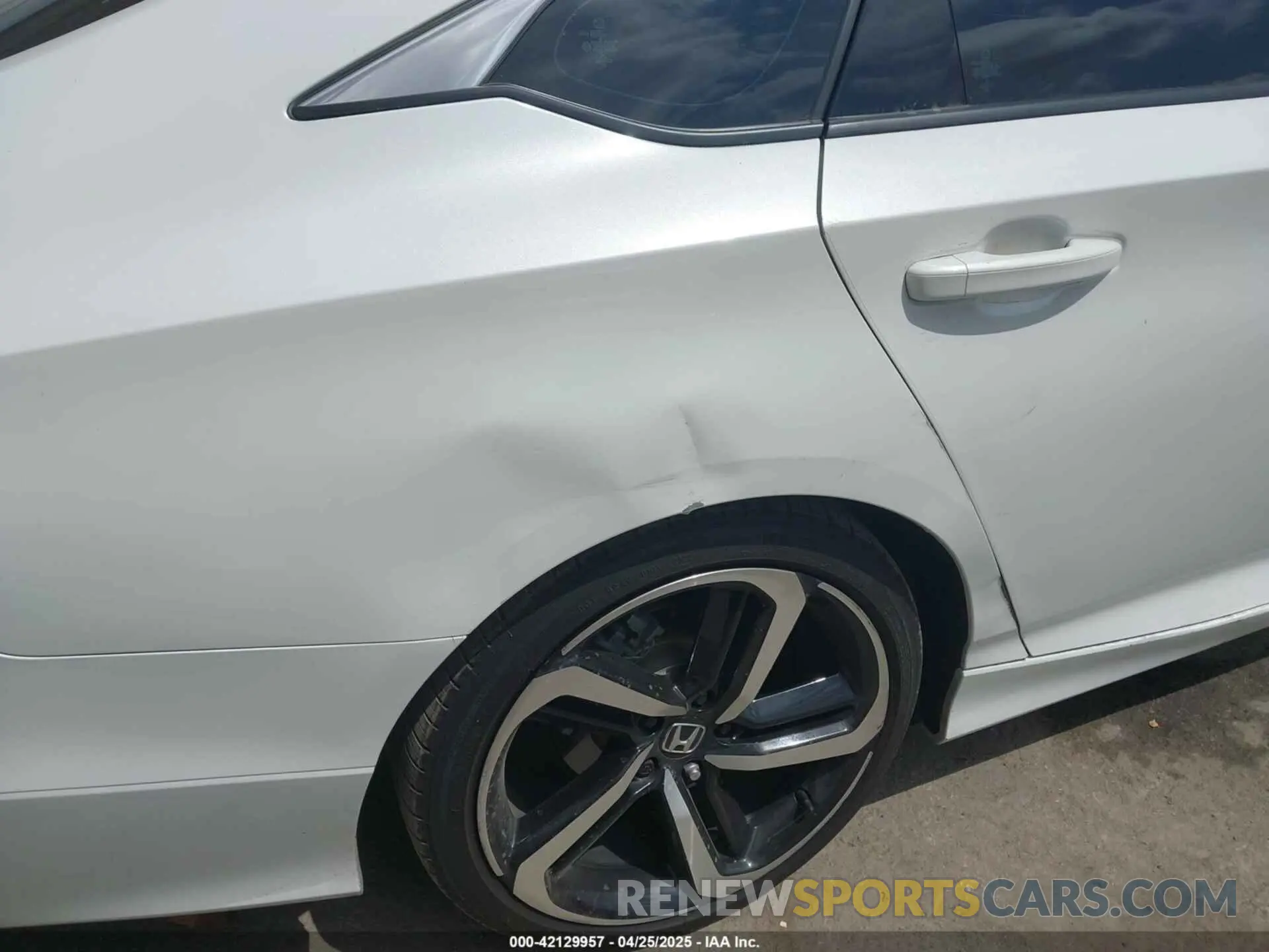 17 Photograph of a damaged car 1HGCV3F29NA030562 HONDA ACCORD 2022
