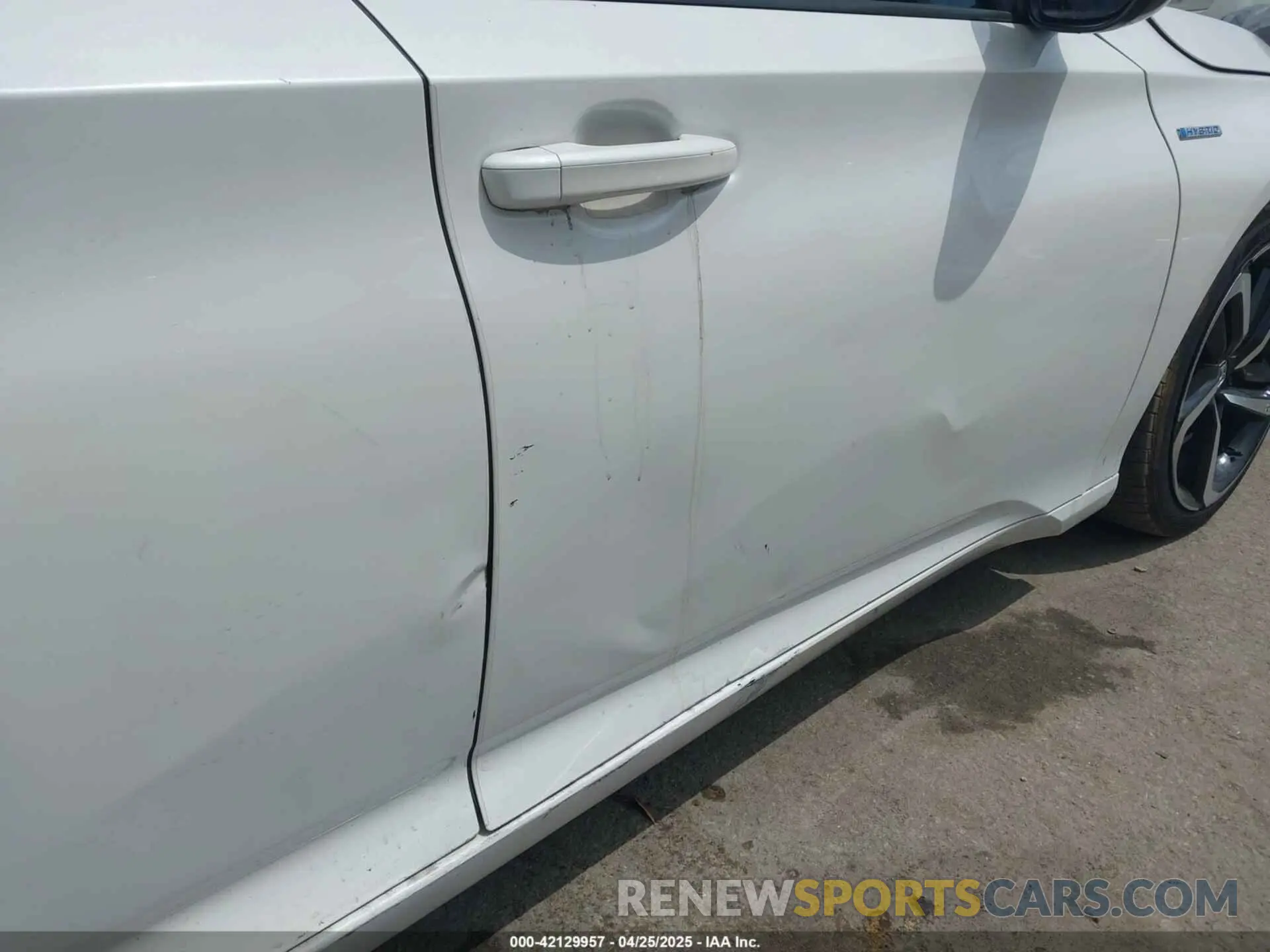 18 Photograph of a damaged car 1HGCV3F29NA030562 HONDA ACCORD 2022