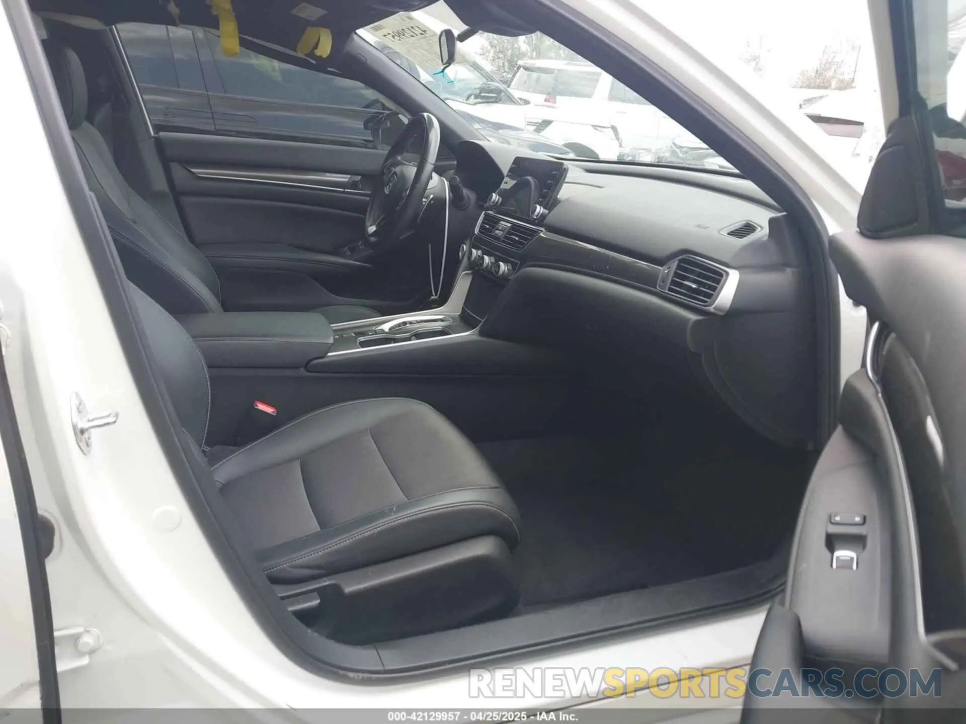 5 Photograph of a damaged car 1HGCV3F29NA030562 HONDA ACCORD 2022