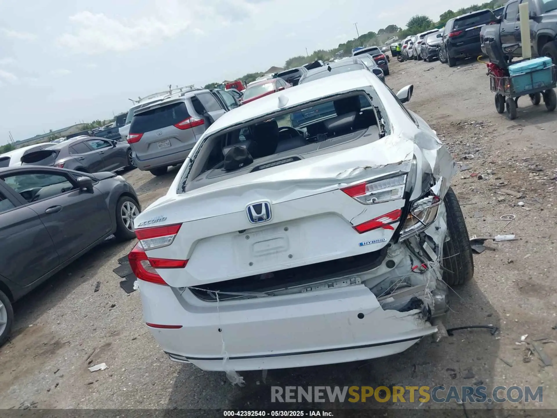 16 Photograph of a damaged car 1HGCV3F52NA028145 HONDA ACCORD 2022