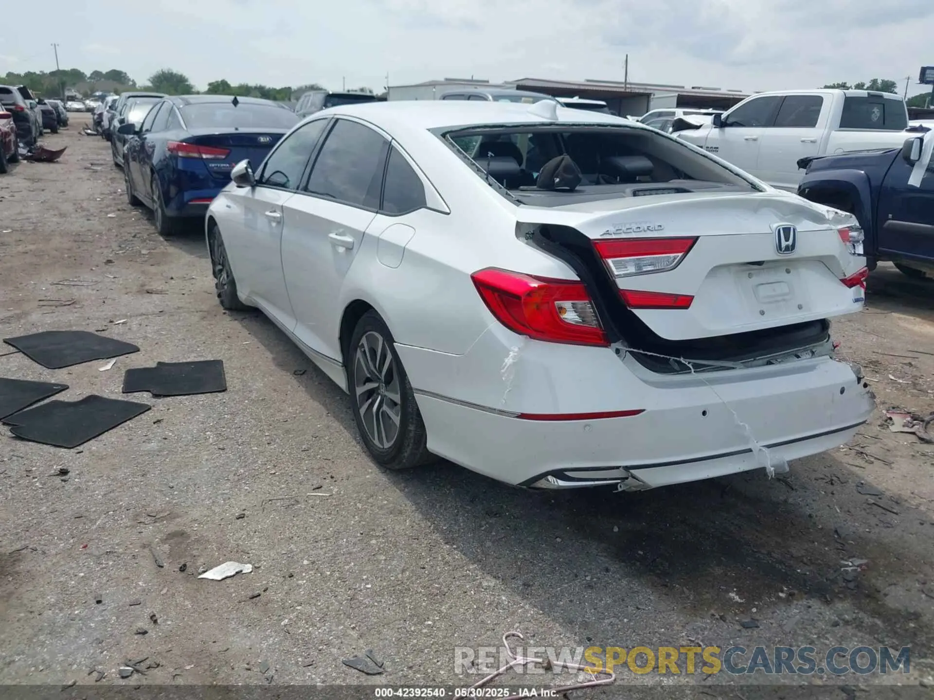 3 Photograph of a damaged car 1HGCV3F52NA028145 HONDA ACCORD 2022