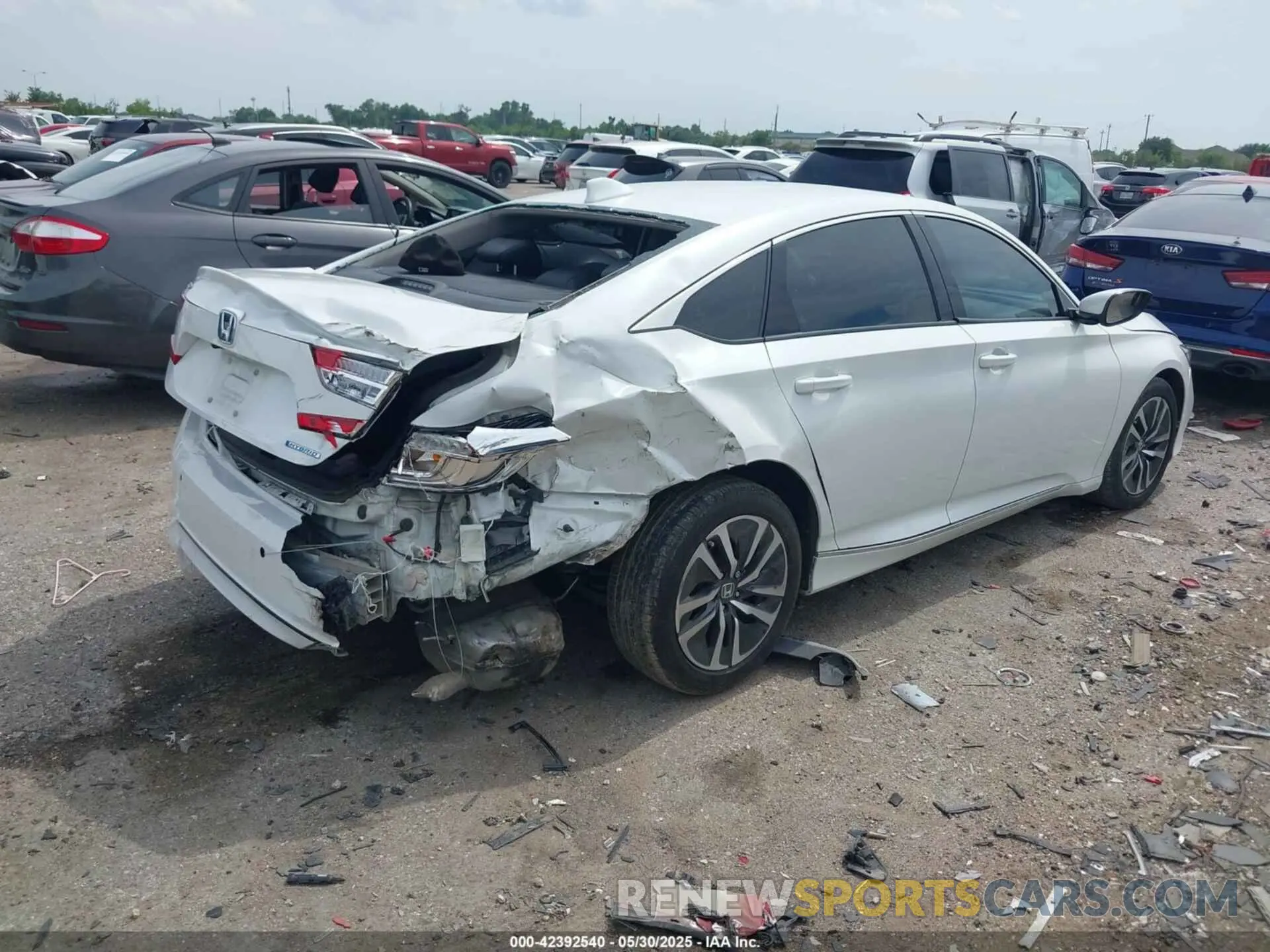 4 Photograph of a damaged car 1HGCV3F52NA028145 HONDA ACCORD 2022