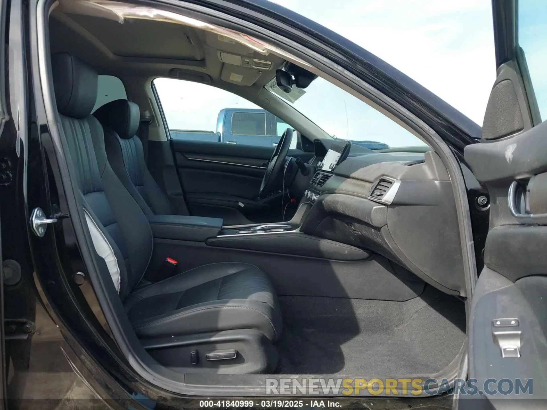 5 Photograph of a damaged car 1HGCV3F54NA021276 HONDA ACCORD 2022