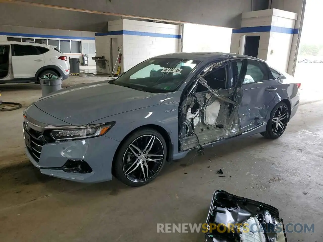 1 Photograph of a damaged car 1HGCV3F90NA006065 HONDA ACCORD 2022
