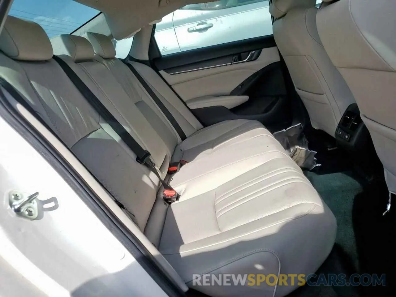 10 Photograph of a damaged car 1HGCV3F92NA025698 HONDA ACCORD 2022