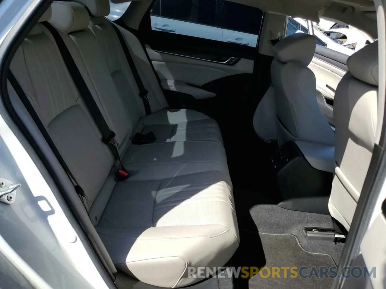 10 Photograph of a damaged car 1HGCV3F92NA025734 HONDA ACCORD 2022