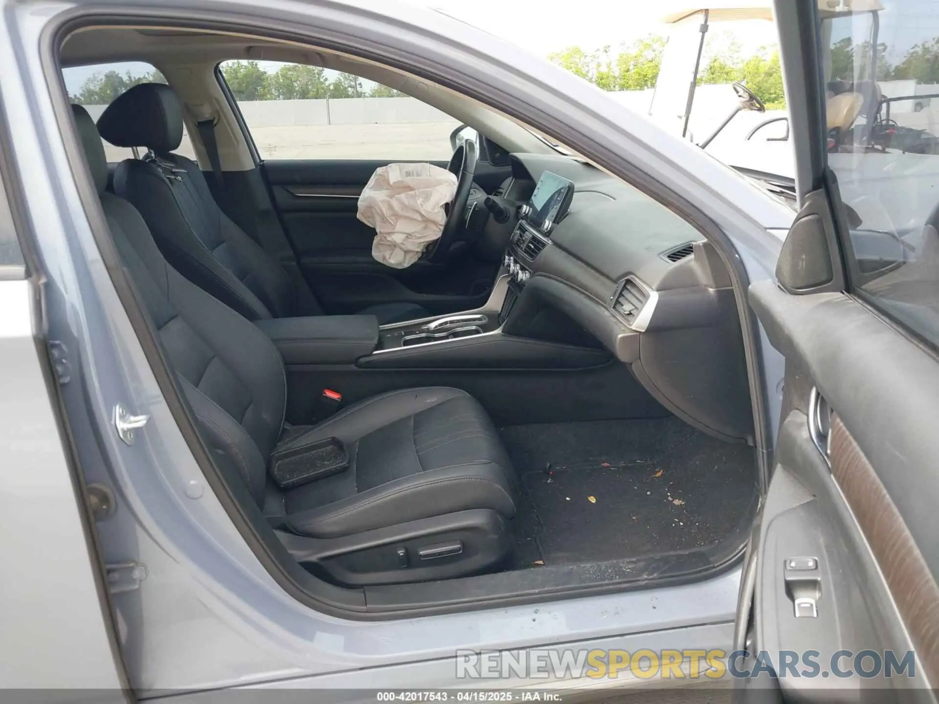 5 Photograph of a damaged car 1HGCV3F92NA029136 HONDA ACCORD 2022