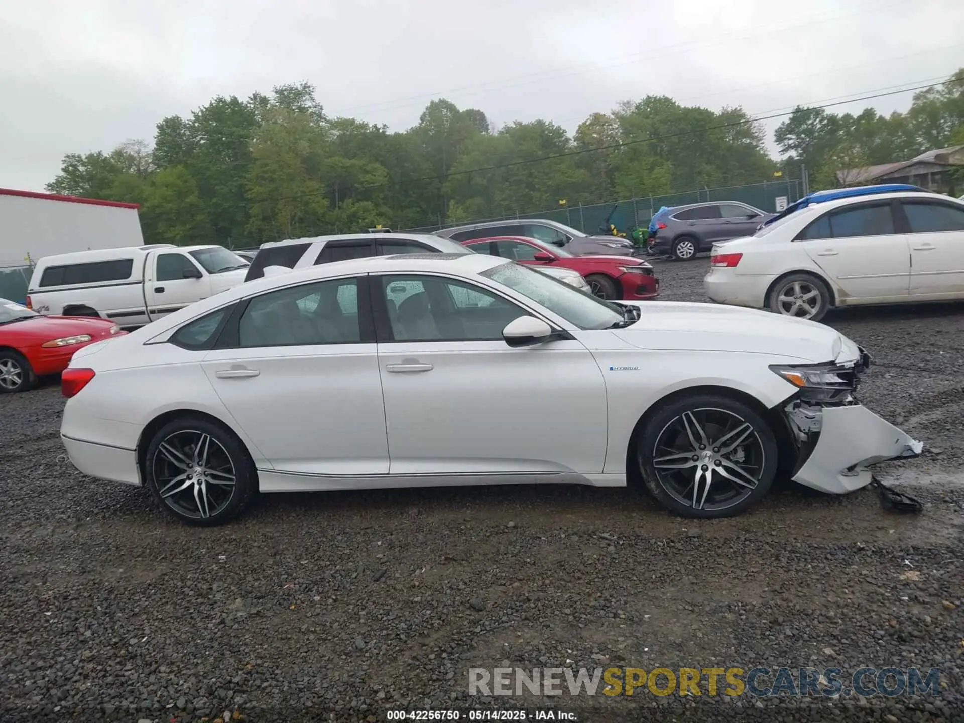 13 Photograph of a damaged car 1HGCV3F93NA025225 HONDA ACCORD 2022