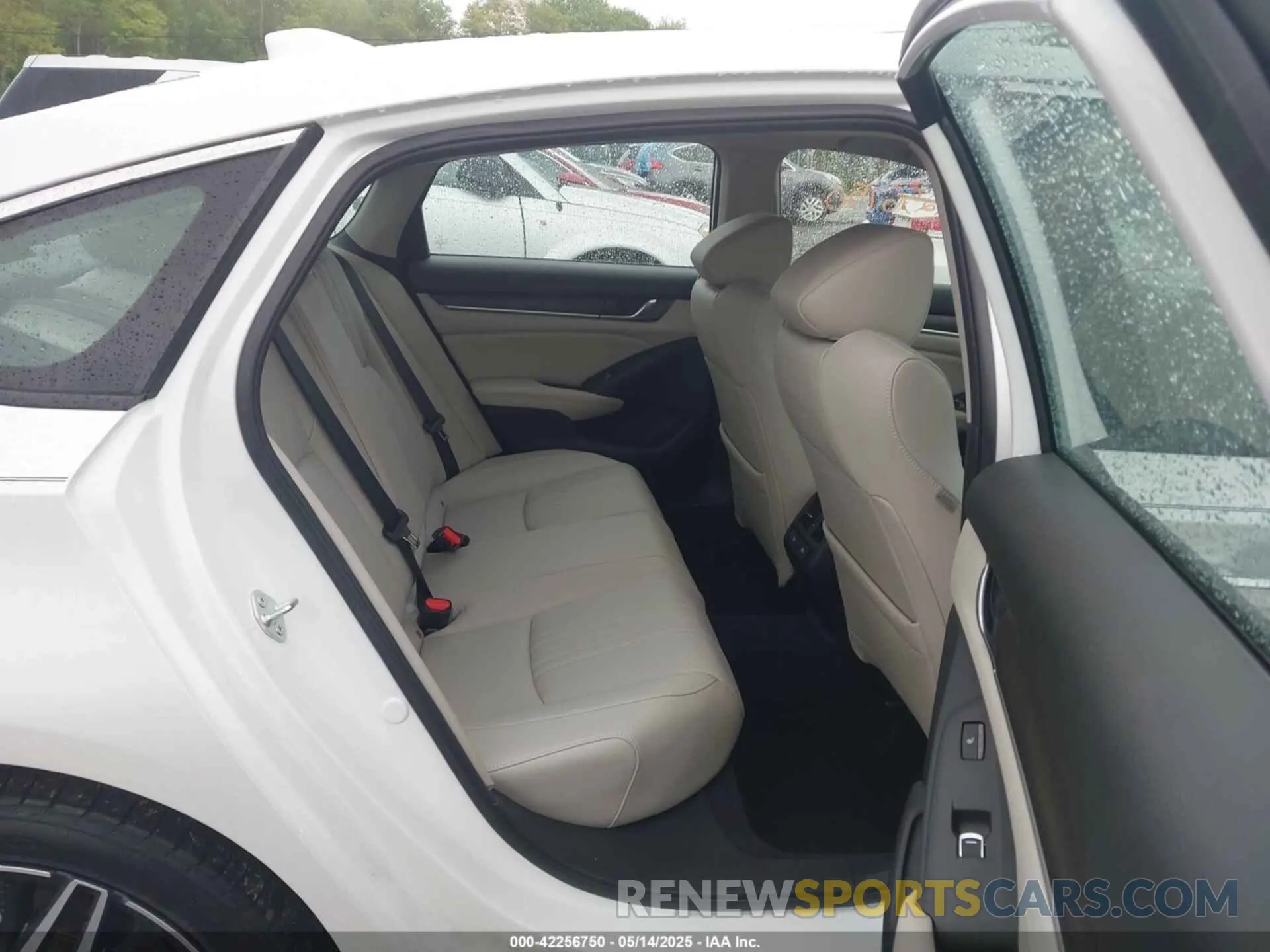 8 Photograph of a damaged car 1HGCV3F93NA025225 HONDA ACCORD 2022