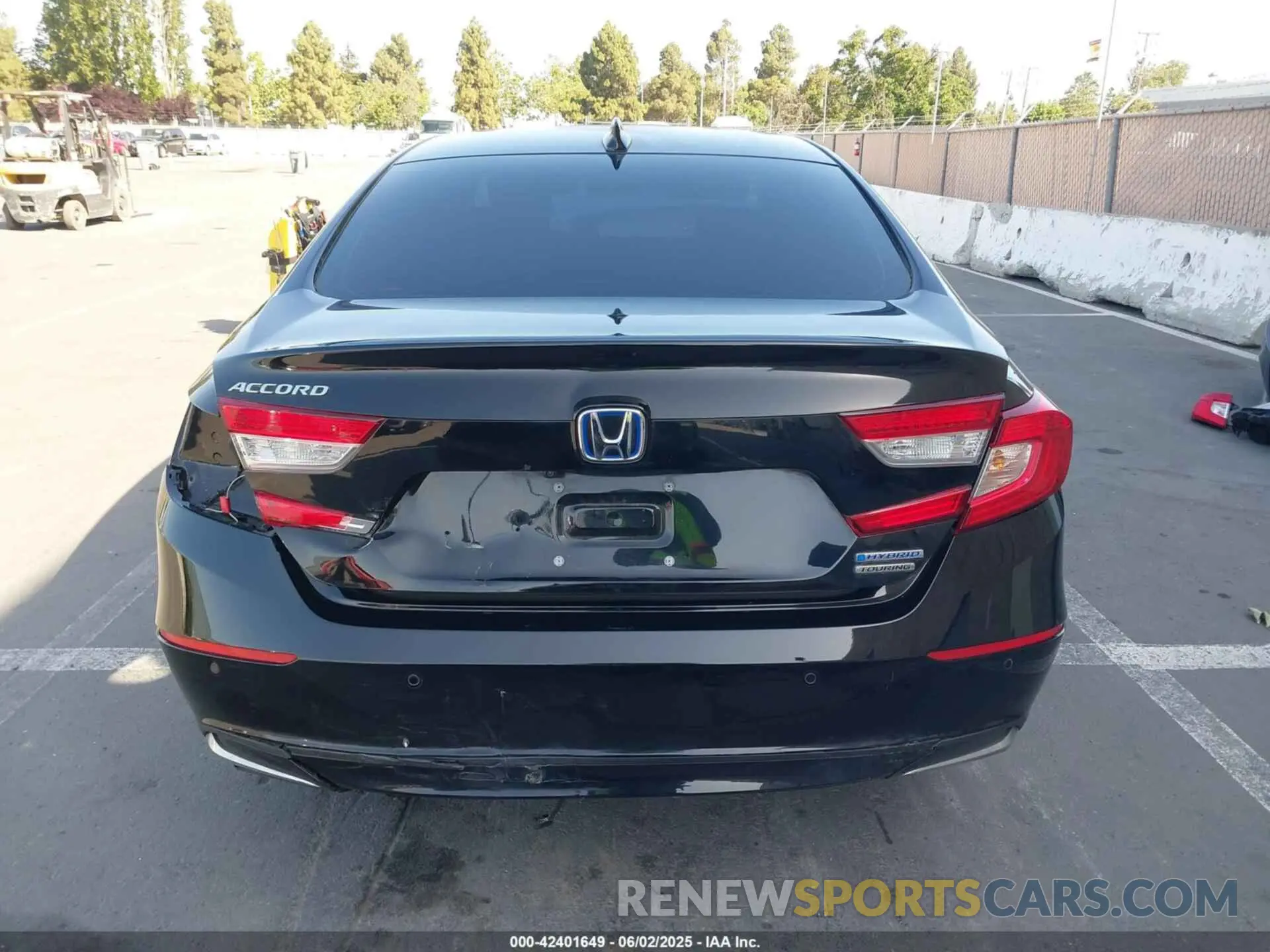 17 Photograph of a damaged car 1HGCV3F96NA000416 HONDA ACCORD 2022