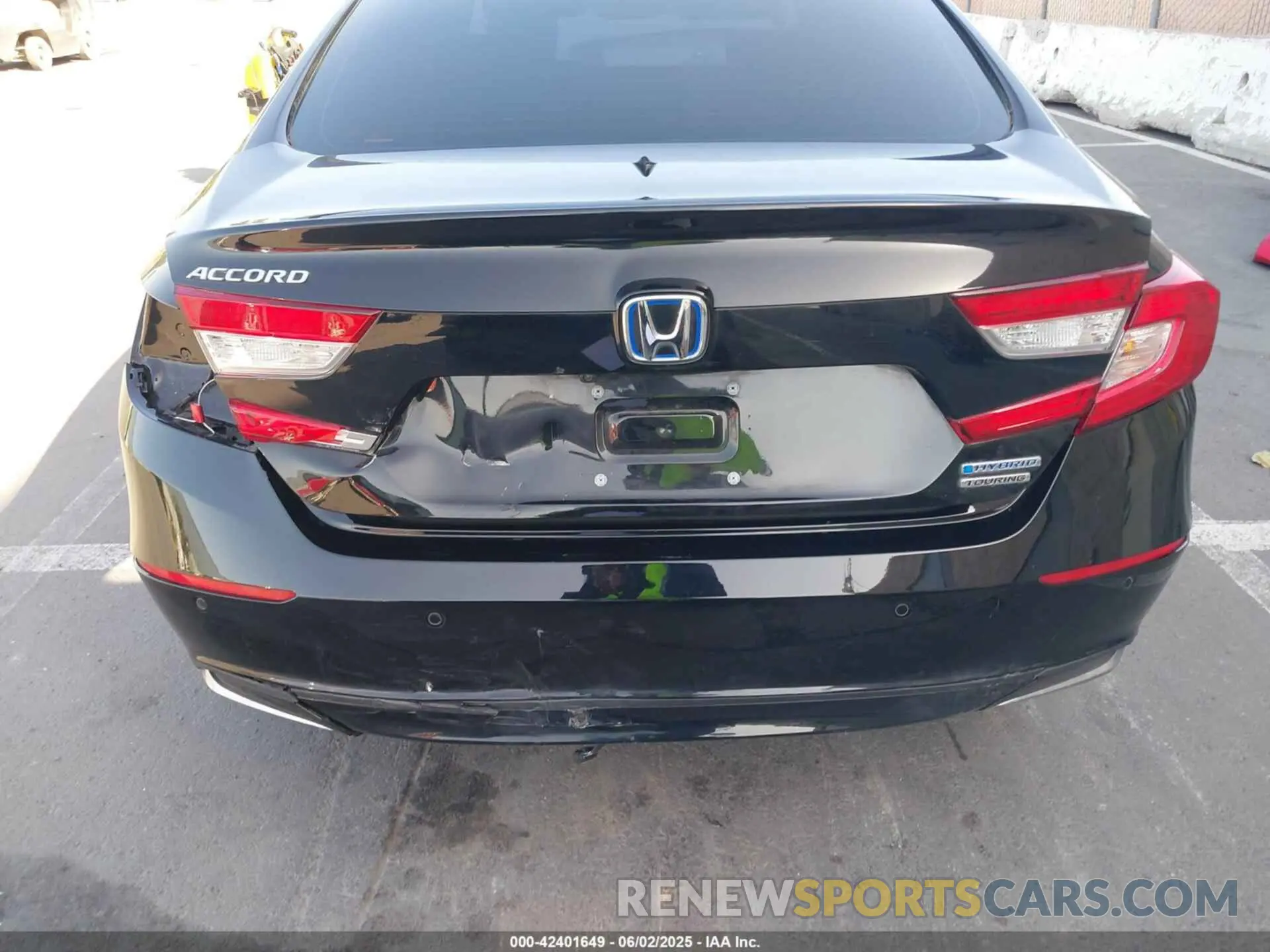 18 Photograph of a damaged car 1HGCV3F96NA000416 HONDA ACCORD 2022