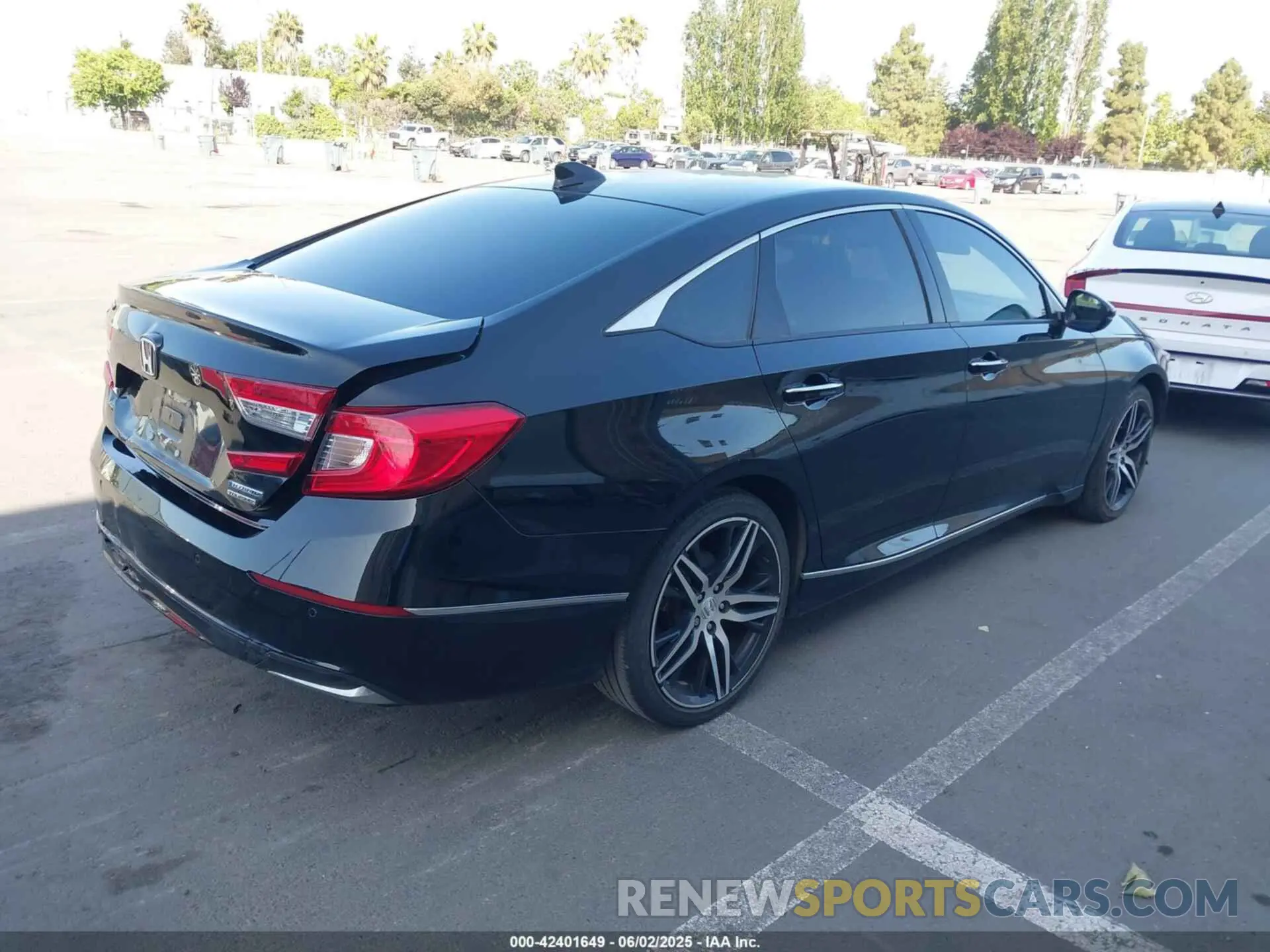 4 Photograph of a damaged car 1HGCV3F96NA000416 HONDA ACCORD 2022
