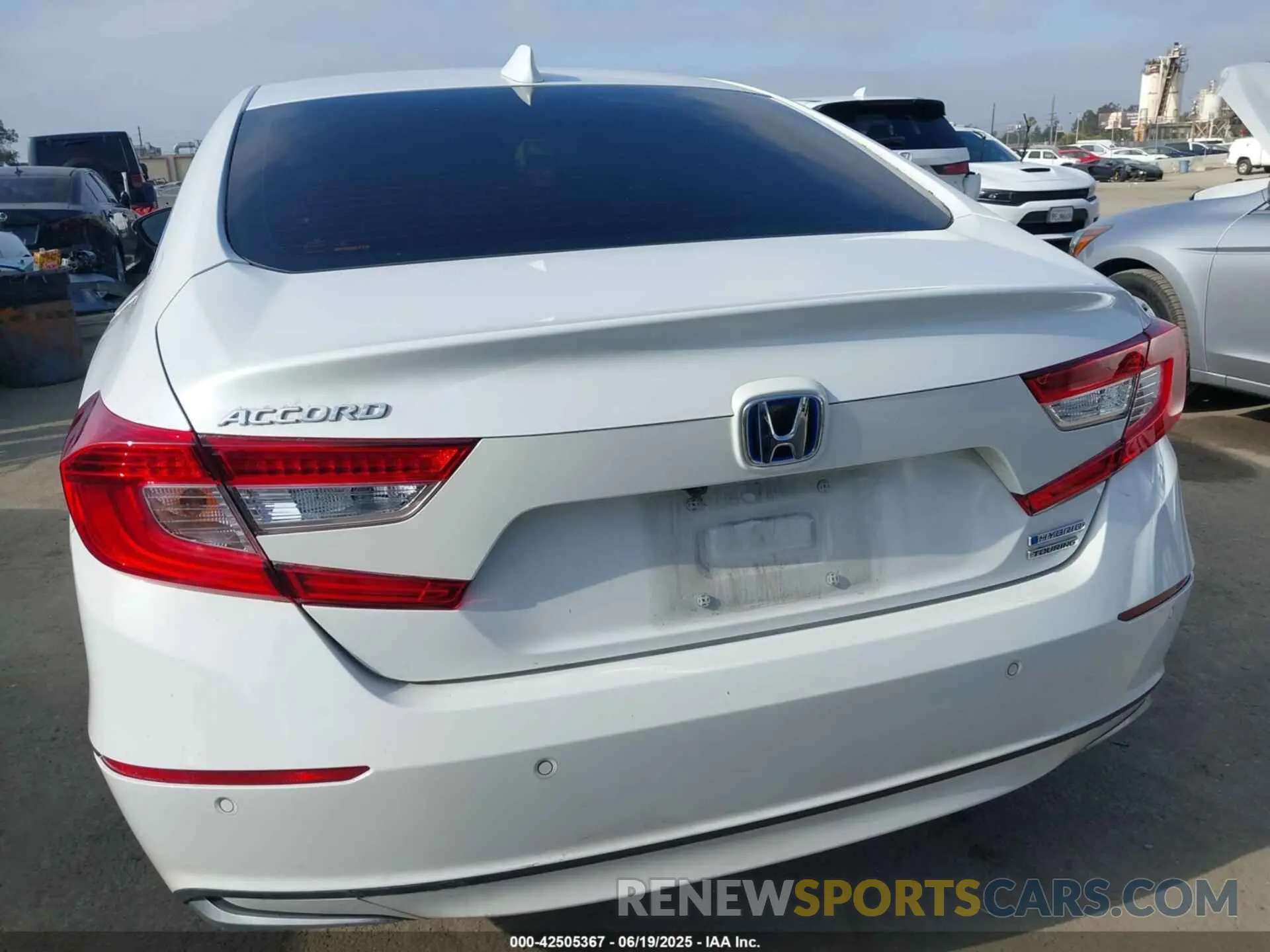 17 Photograph of a damaged car 1HGCV3F96NA007009 HONDA ACCORD 2022