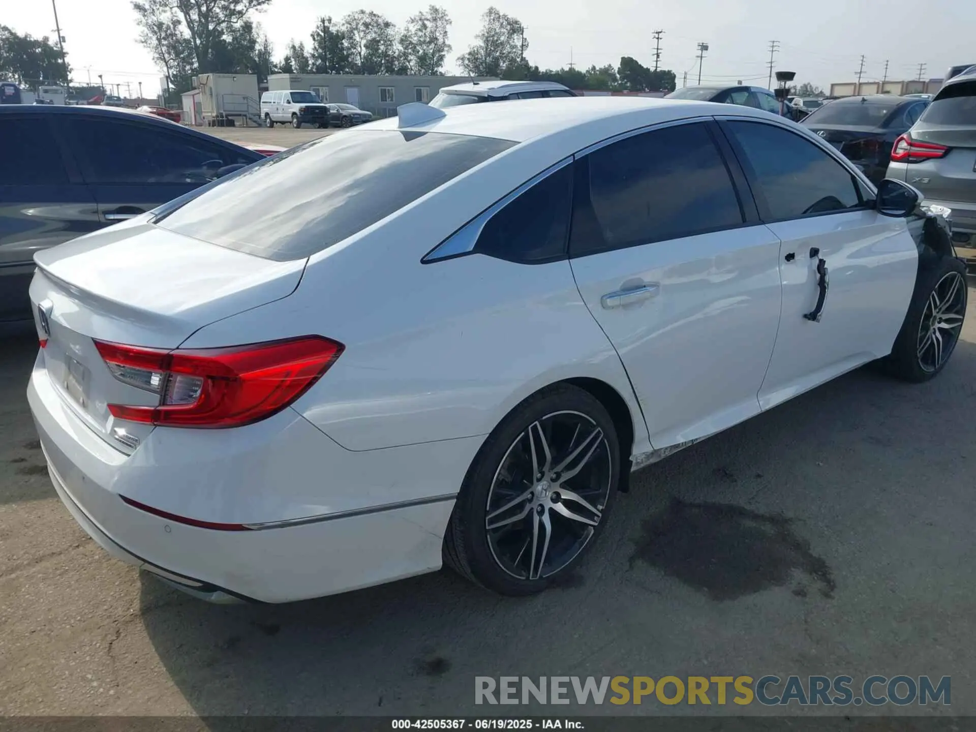 4 Photograph of a damaged car 1HGCV3F96NA007009 HONDA ACCORD 2022