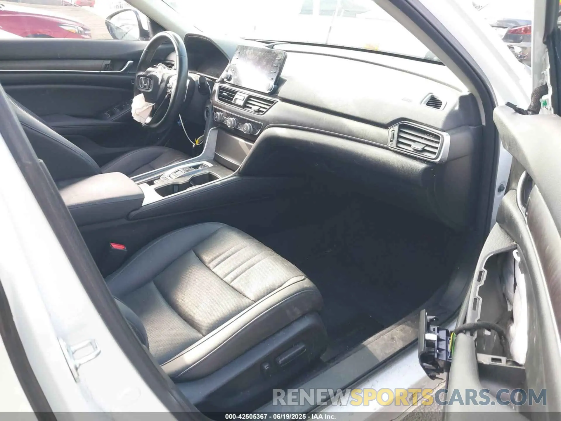 5 Photograph of a damaged car 1HGCV3F96NA007009 HONDA ACCORD 2022