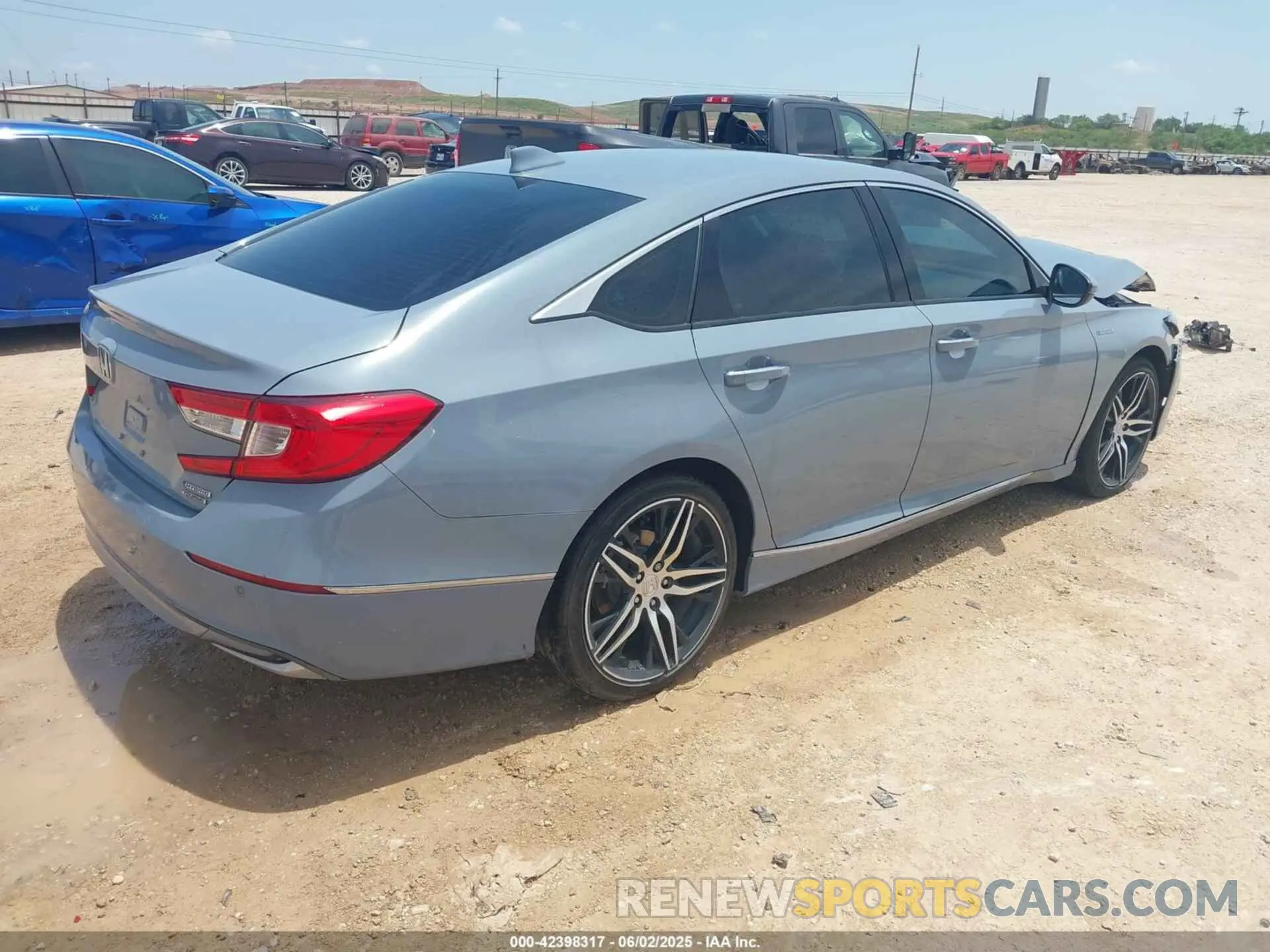 4 Photograph of a damaged car 1HGCV3F96NA025493 HONDA ACCORD 2022