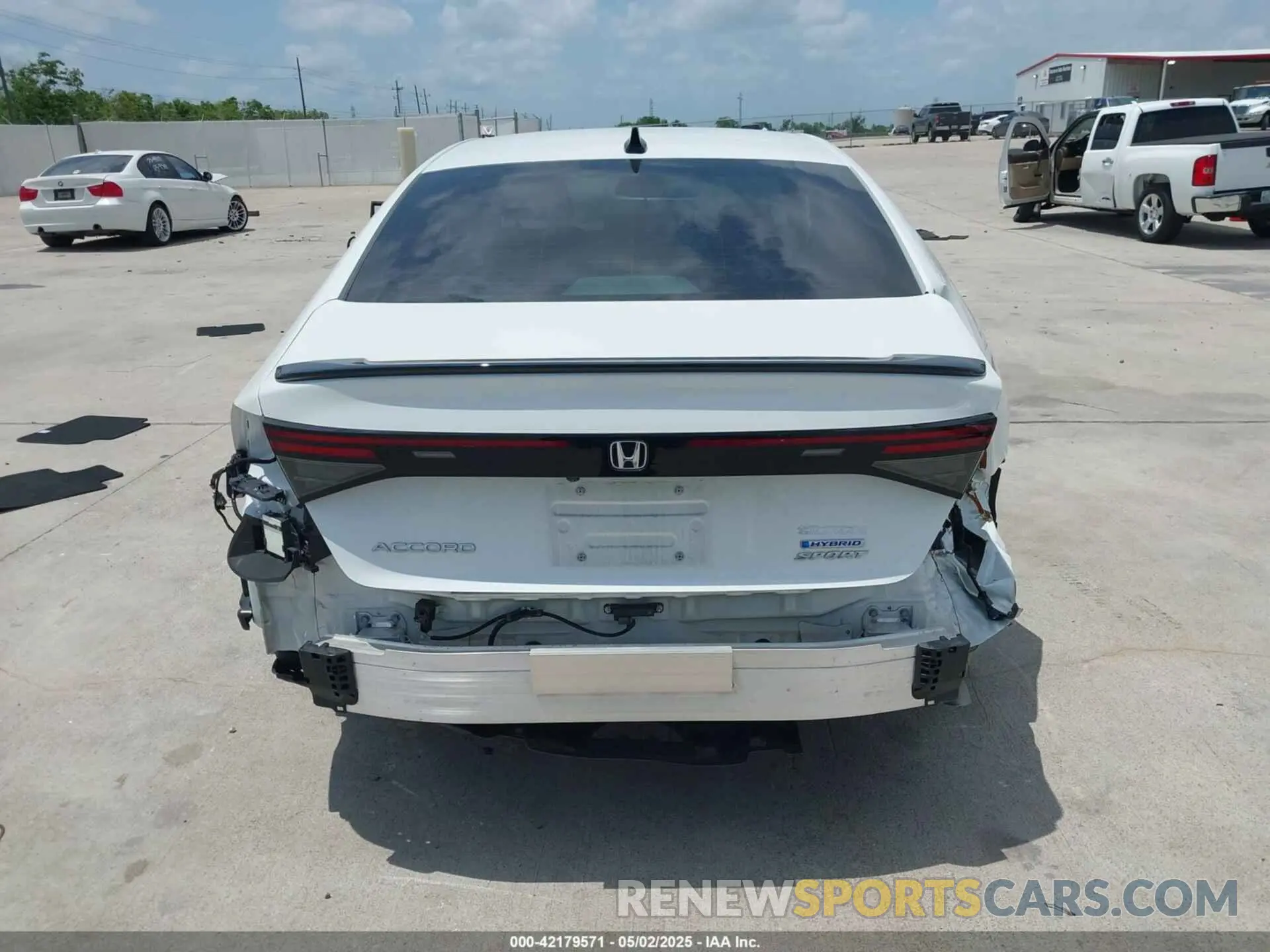 17 Photograph of a damaged car 1HGCY2F52RA069236 HONDA ACCORD 2024