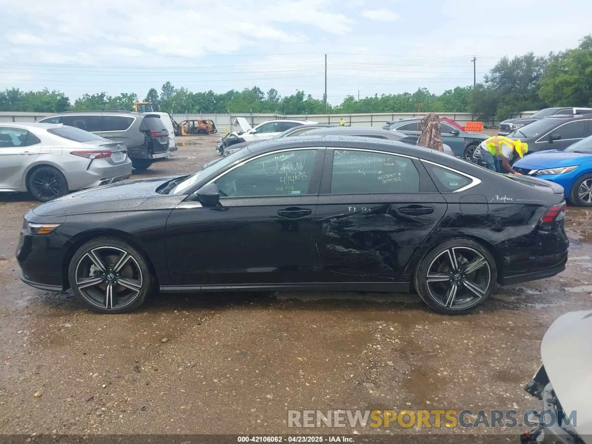 14 Photograph of a damaged car 1HGCY2F57RA046437 HONDA ACCORD 2024