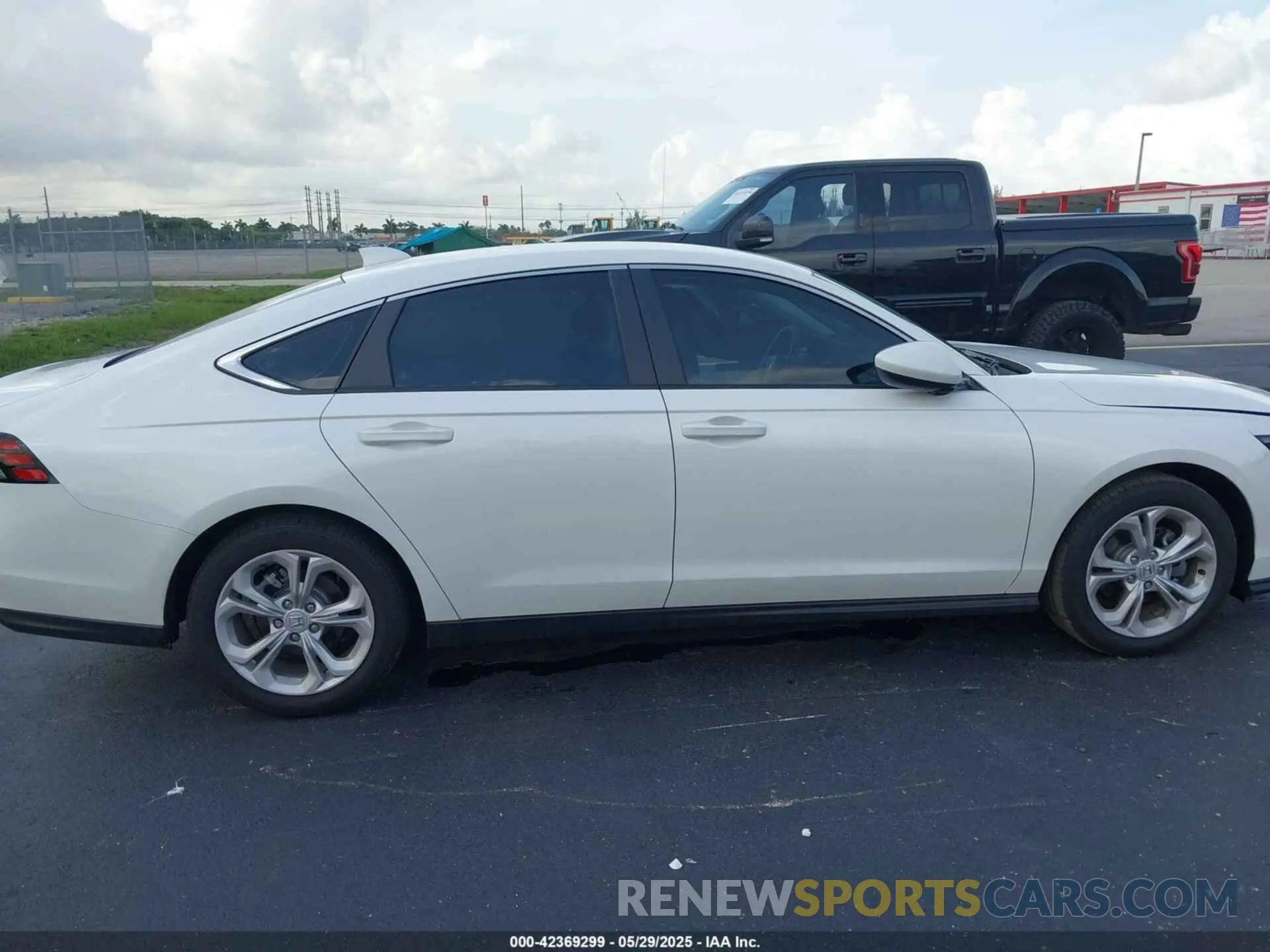 14 Photograph of a damaged car 1HGCY1F20SA017884 HONDA ACCORD 2025