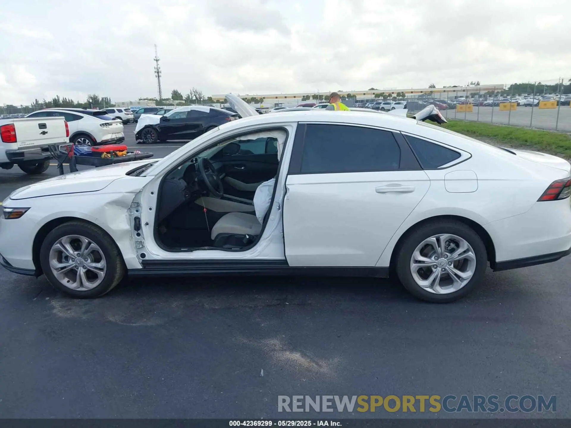 15 Photograph of a damaged car 1HGCY1F20SA017884 HONDA ACCORD 2025