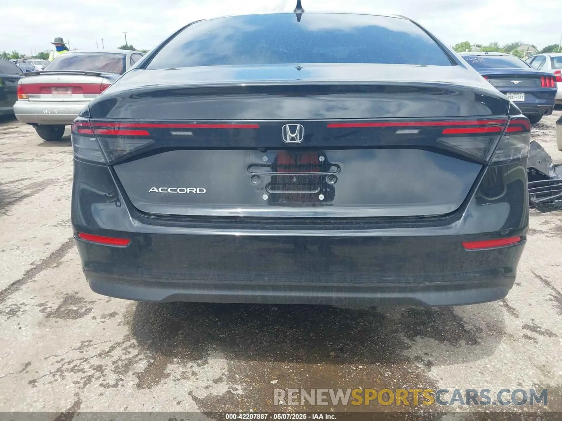 16 Photograph of a damaged car 1HGCY1F2XSA015253 HONDA ACCORD 2025