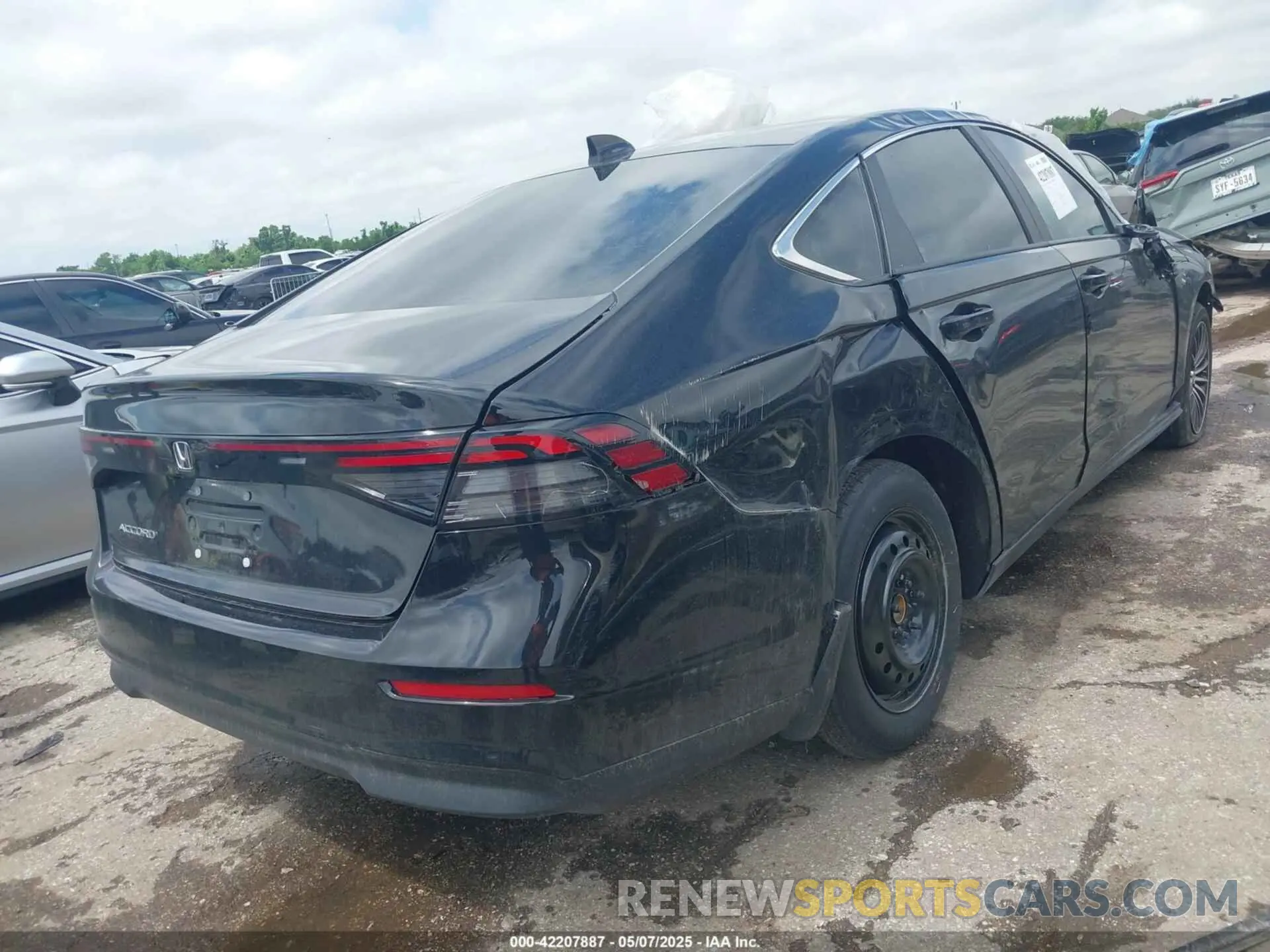 4 Photograph of a damaged car 1HGCY1F2XSA015253 HONDA ACCORD 2025