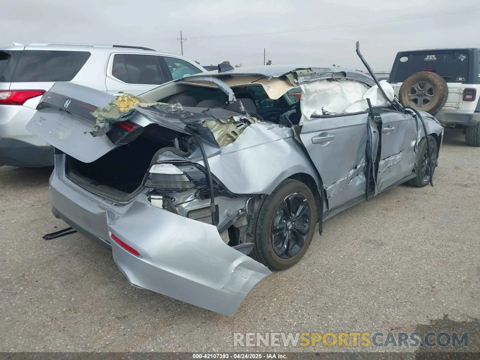 4 Photograph of a damaged car 1HGCY1F46SA006695 HONDA ACCORD 2025