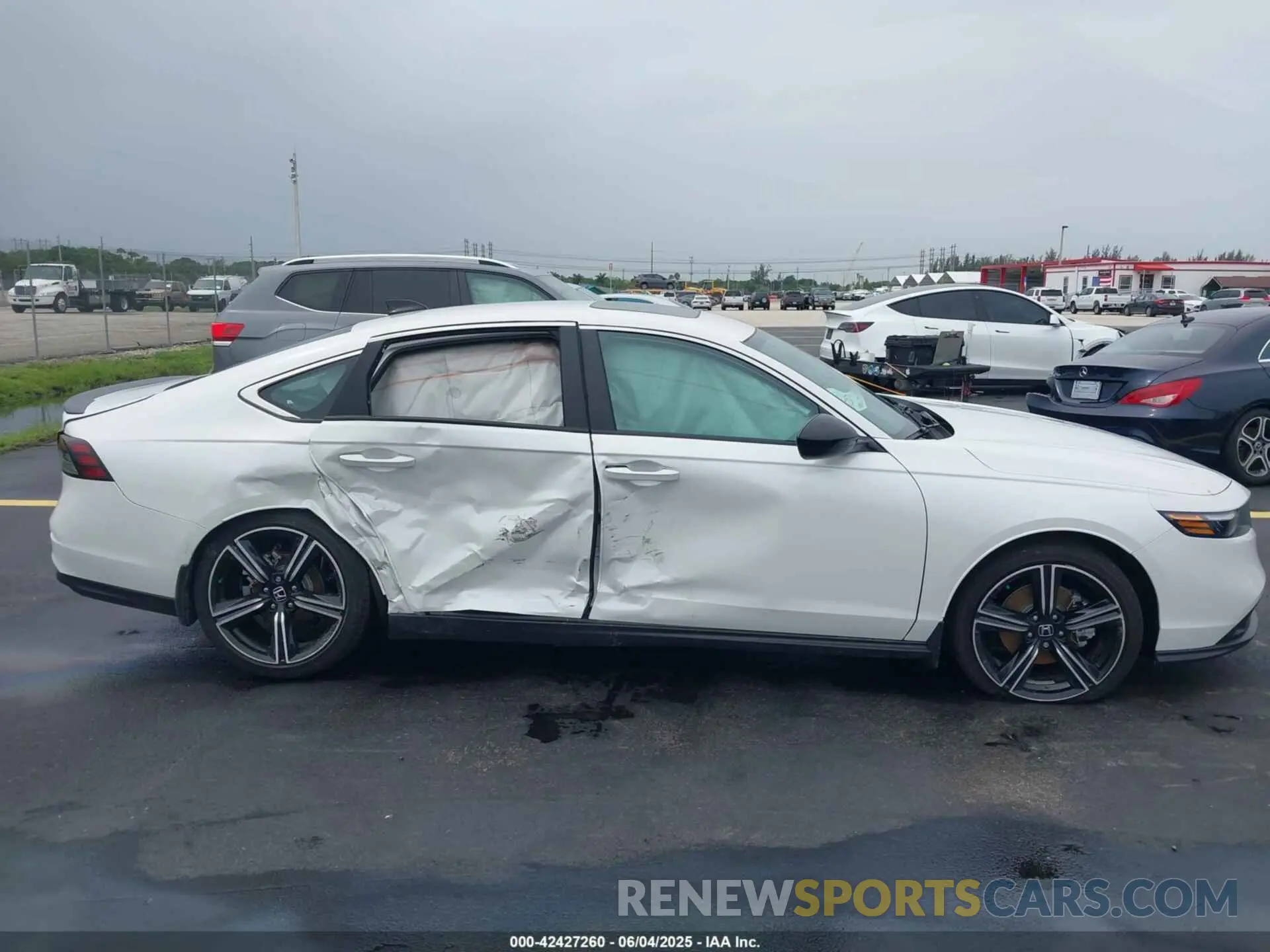13 Photograph of a damaged car 1HGCY2F58SA033072 HONDA ACCORD 2025