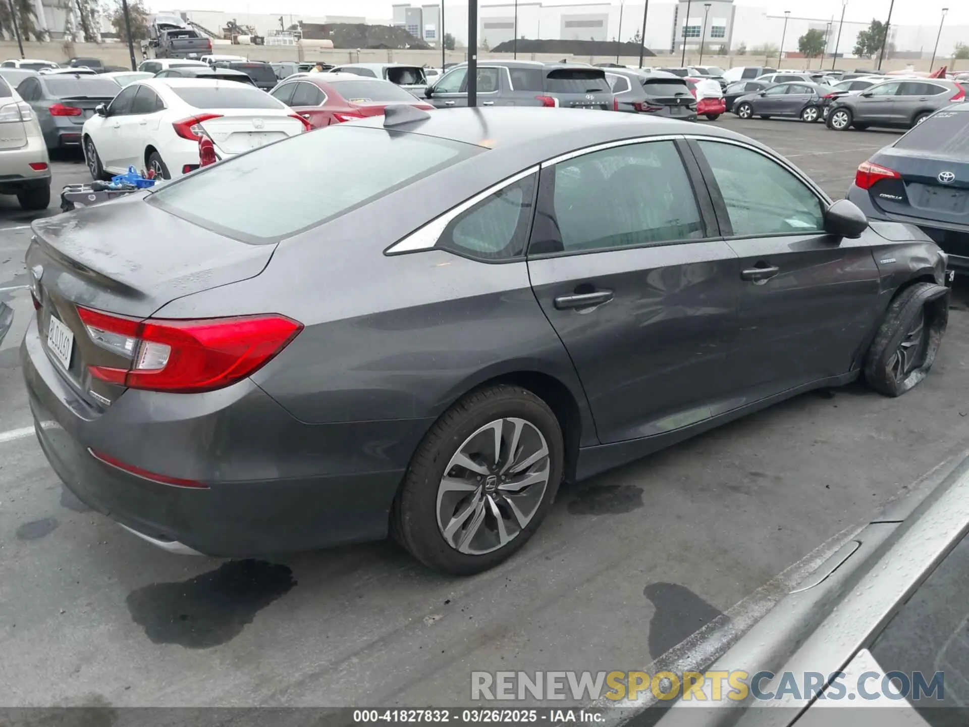 4 Photograph of a damaged car 1HGCV3F10KA017539 HONDA ACCORD HYBRID 2019