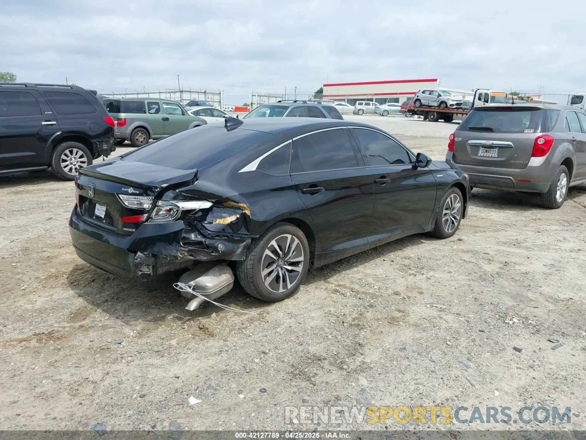 4 Photograph of a damaged car 1HGCV3F17KA010975 HONDA ACCORD HYBRID 2019