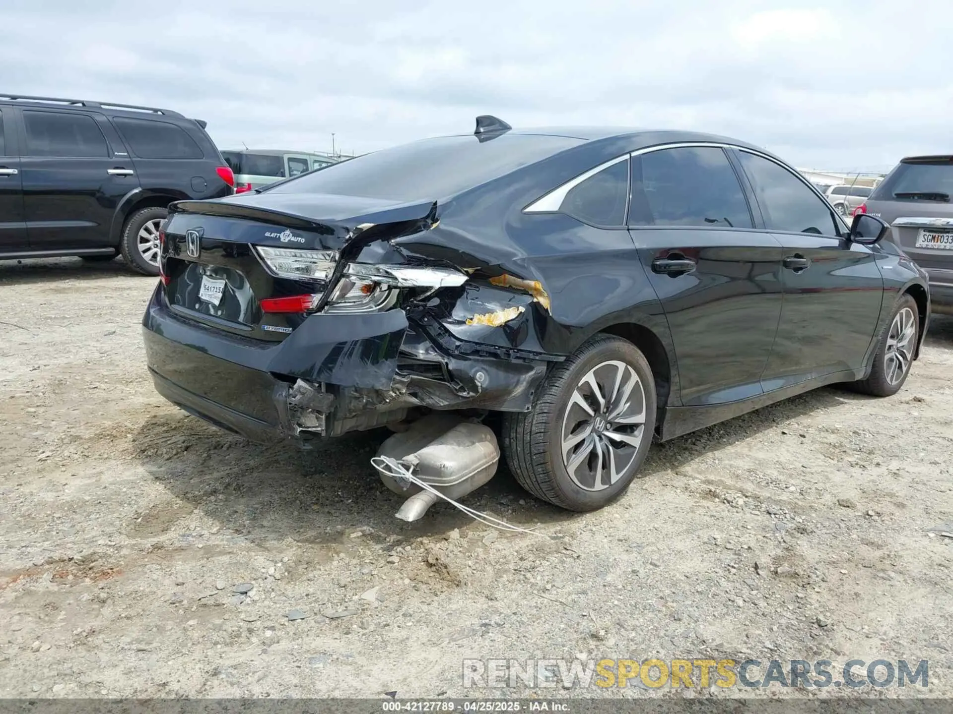6 Photograph of a damaged car 1HGCV3F17KA010975 HONDA ACCORD HYBRID 2019