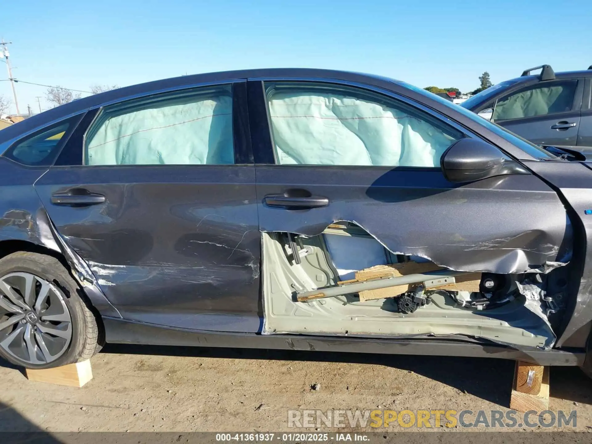 13 Photograph of a damaged car 1HGCV3F17KA018610 HONDA ACCORD HYBRID 2019