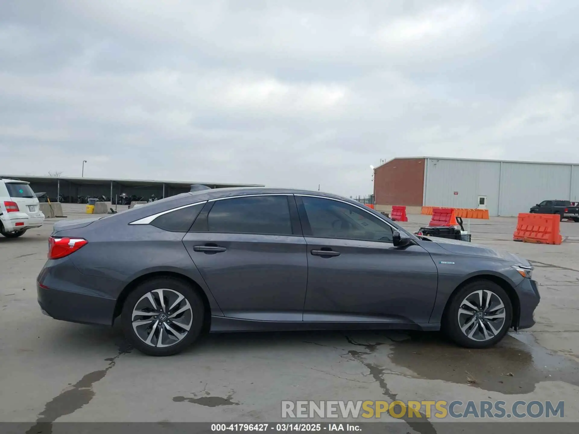 13 Photograph of a damaged car 1HGCV3F17KA019711 HONDA ACCORD HYBRID 2019