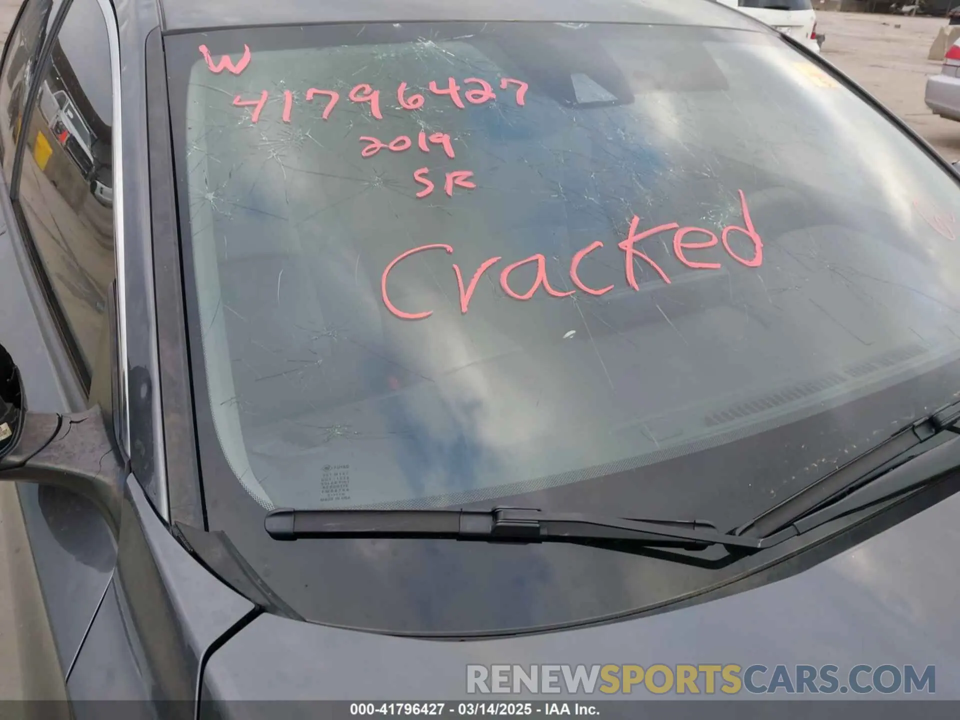 18 Photograph of a damaged car 1HGCV3F17KA019711 HONDA ACCORD HYBRID 2019